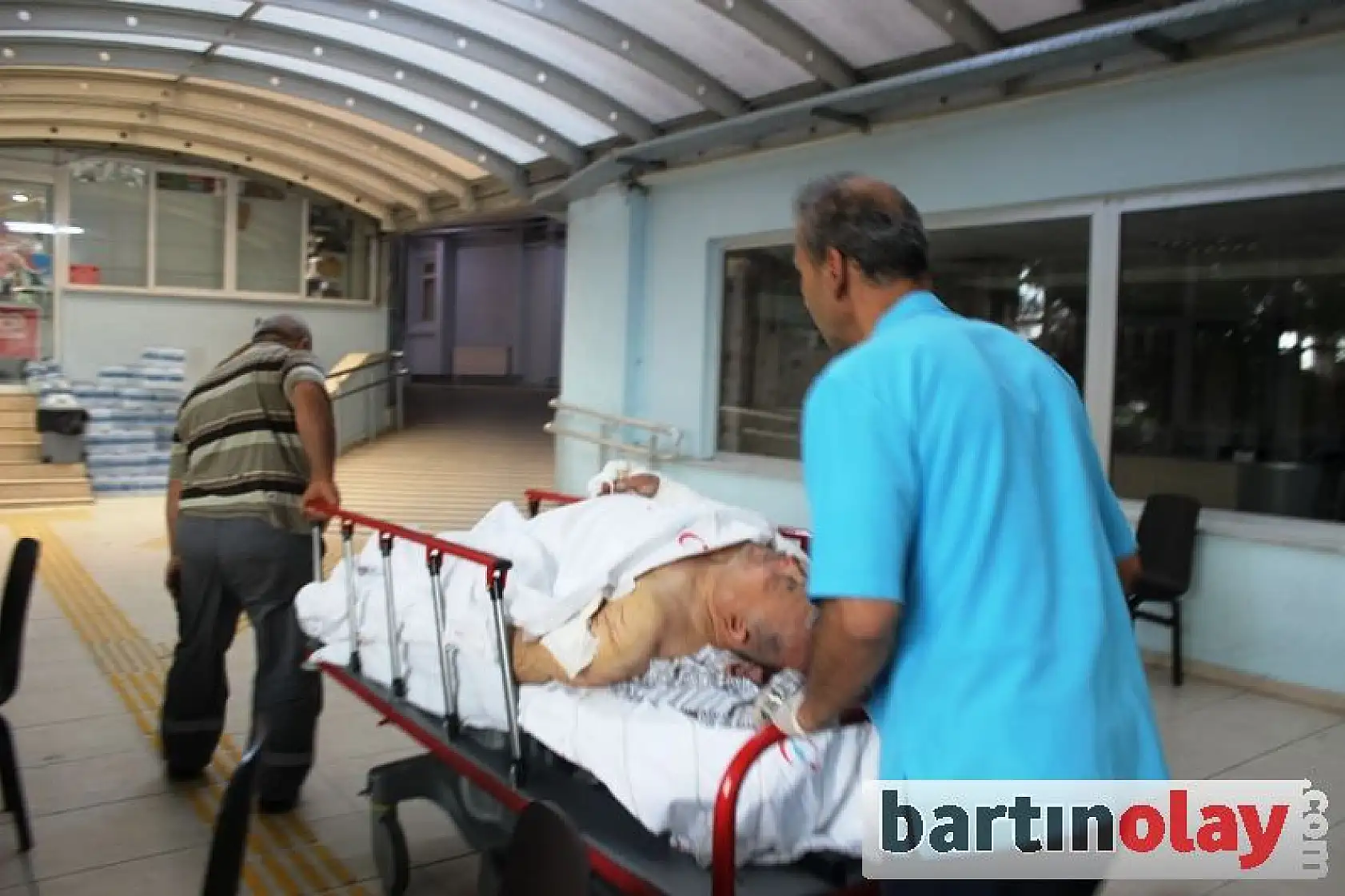 Ulus'ta Otomobil Tarlaya Uçtu