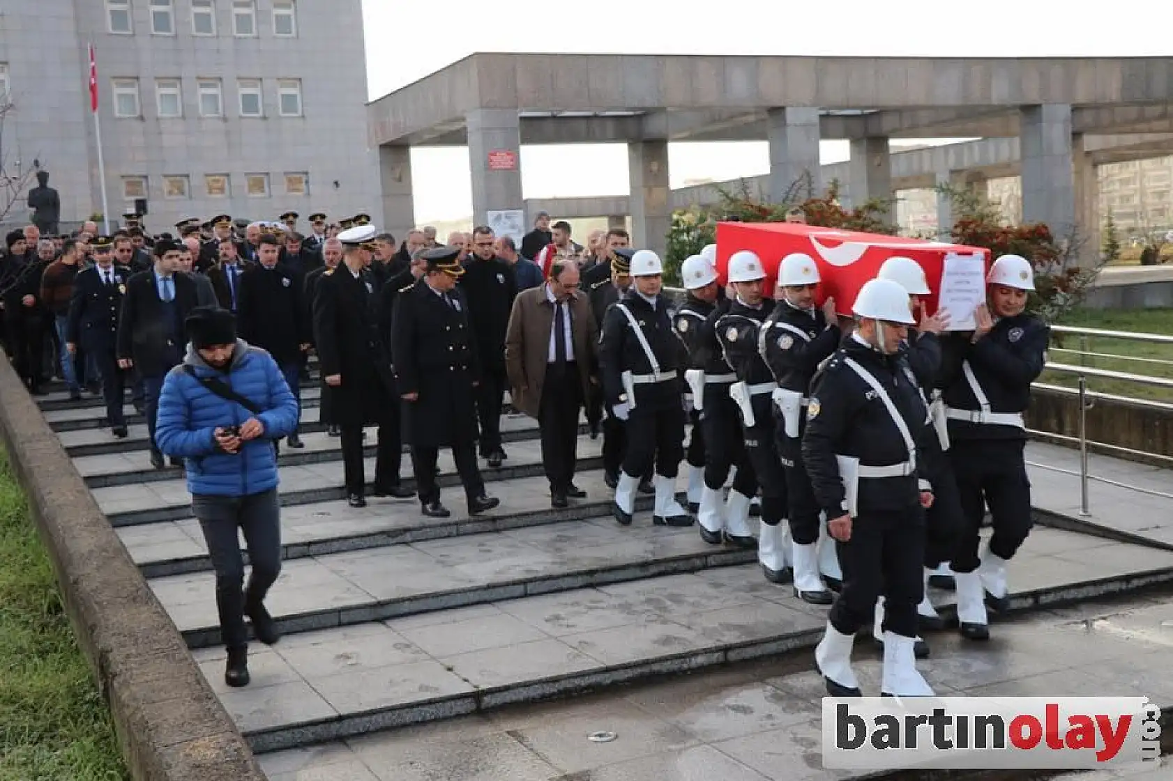 Vali Yardımcısı son yolculuğuna uğurlandı