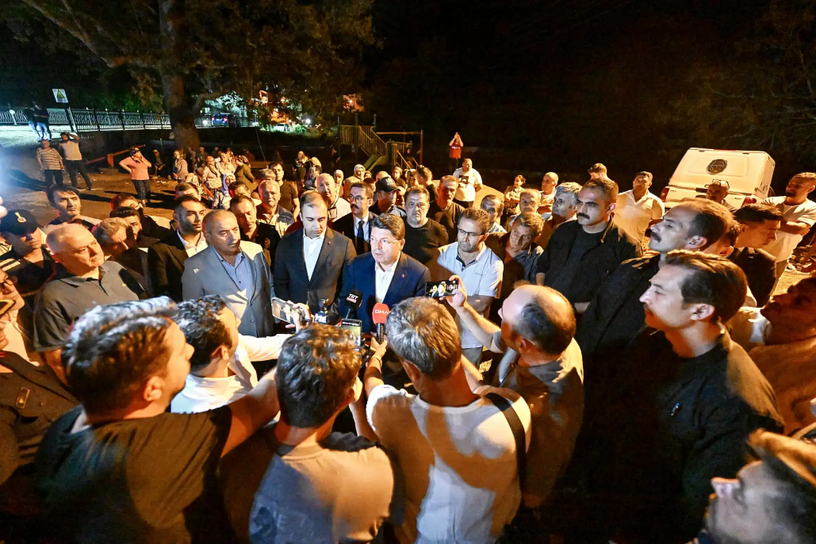 17 kişi tutuklandı