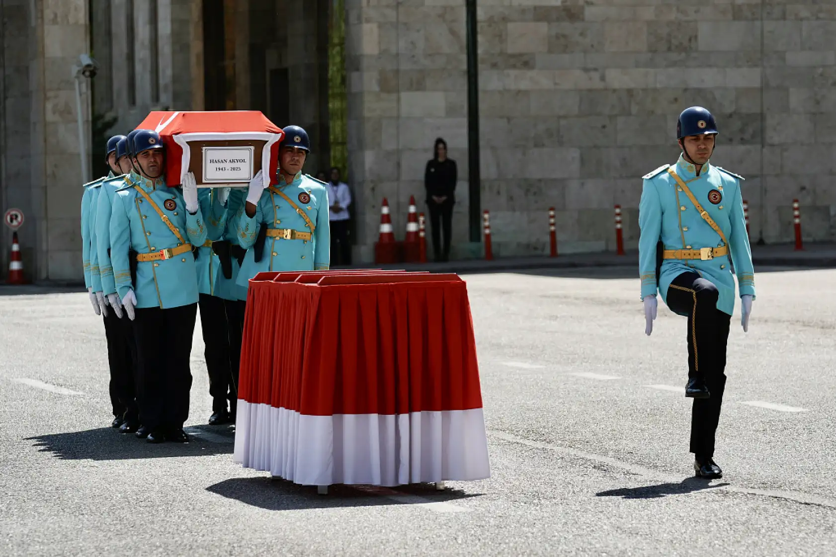 Akyol'a Mecliste son görev!