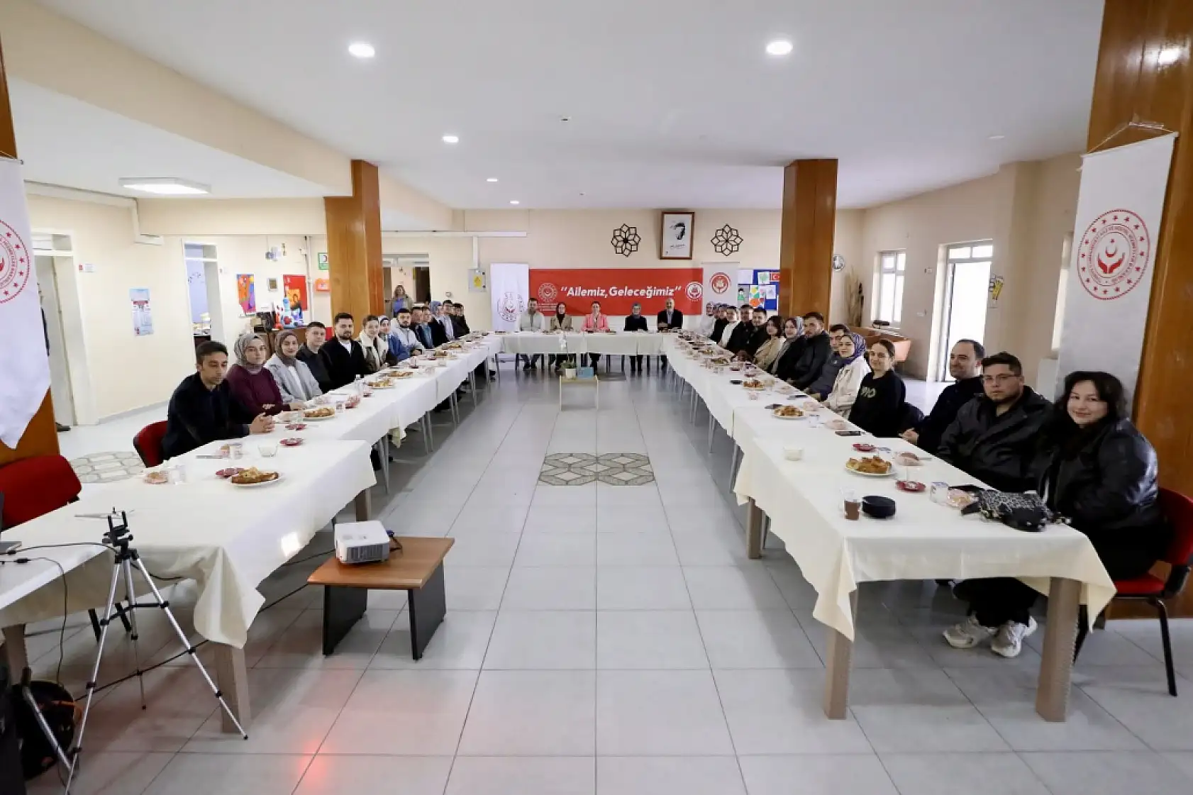 Vali Arslan, genç çiftlerle buluştu