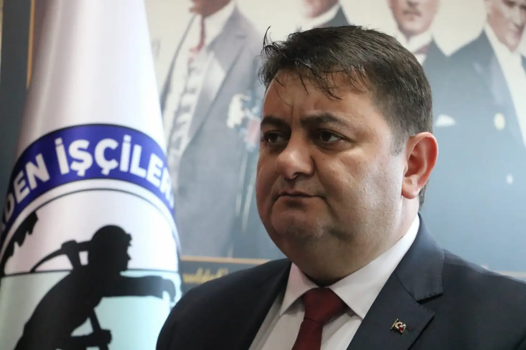 Acı görev maden işçilerine düştü