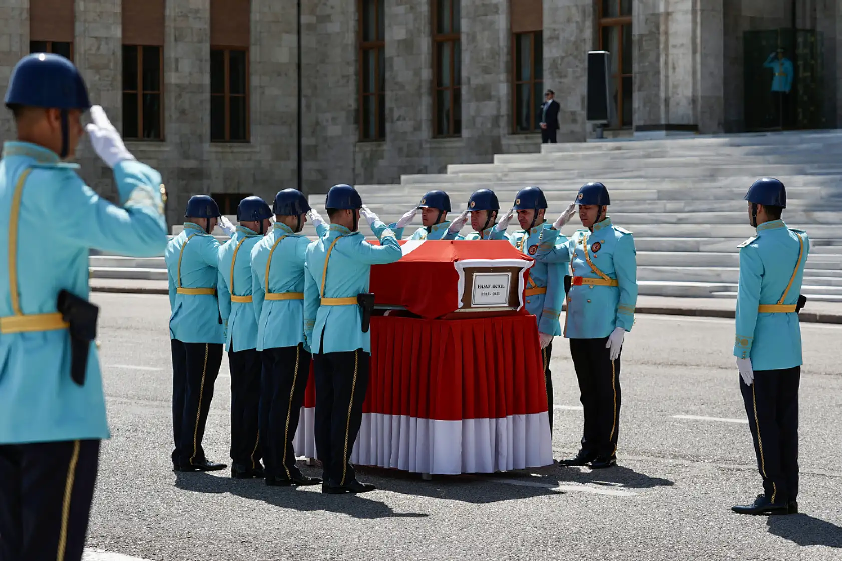 Akyol'a Mecliste son görev!