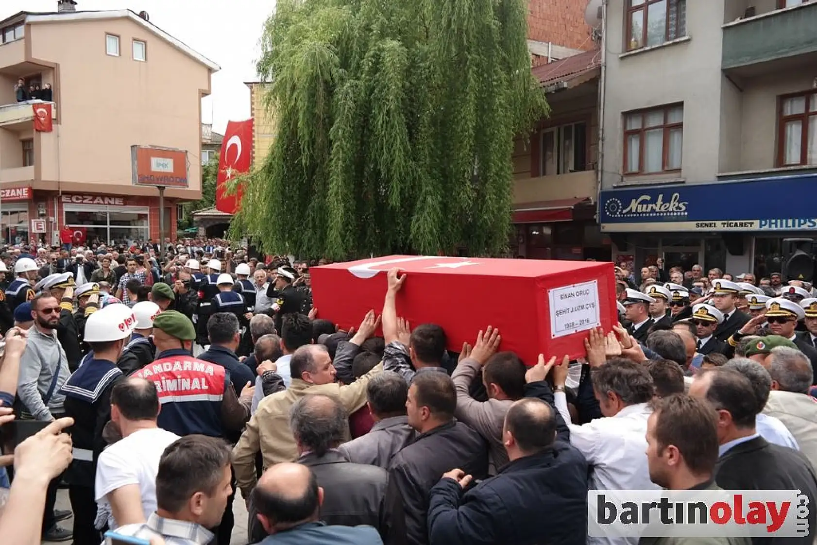 Bartın Şehidini Tekbir Sesleriyle Uğurladı