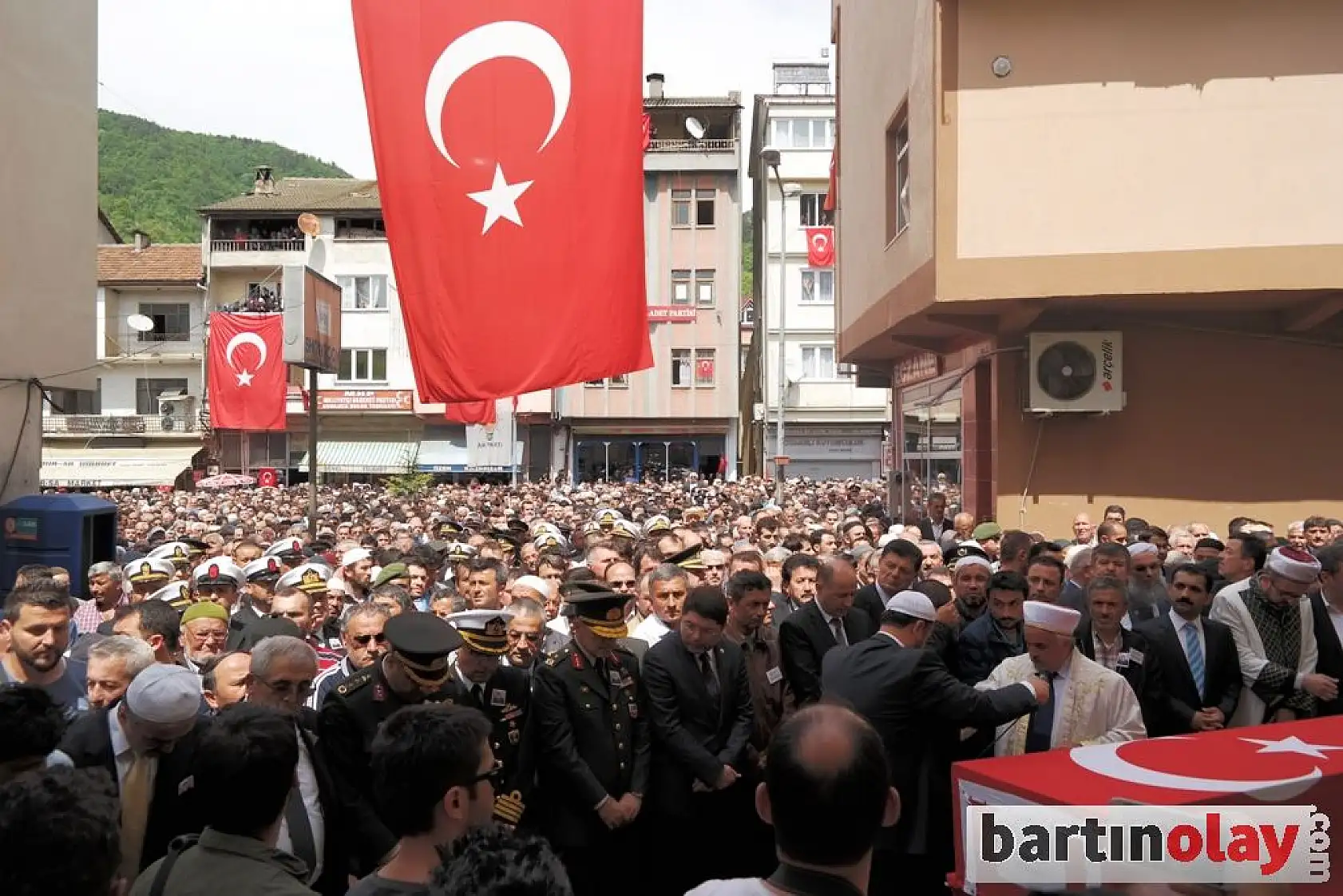 Bartın Şehidini Tekbir Sesleriyle Uğurladı