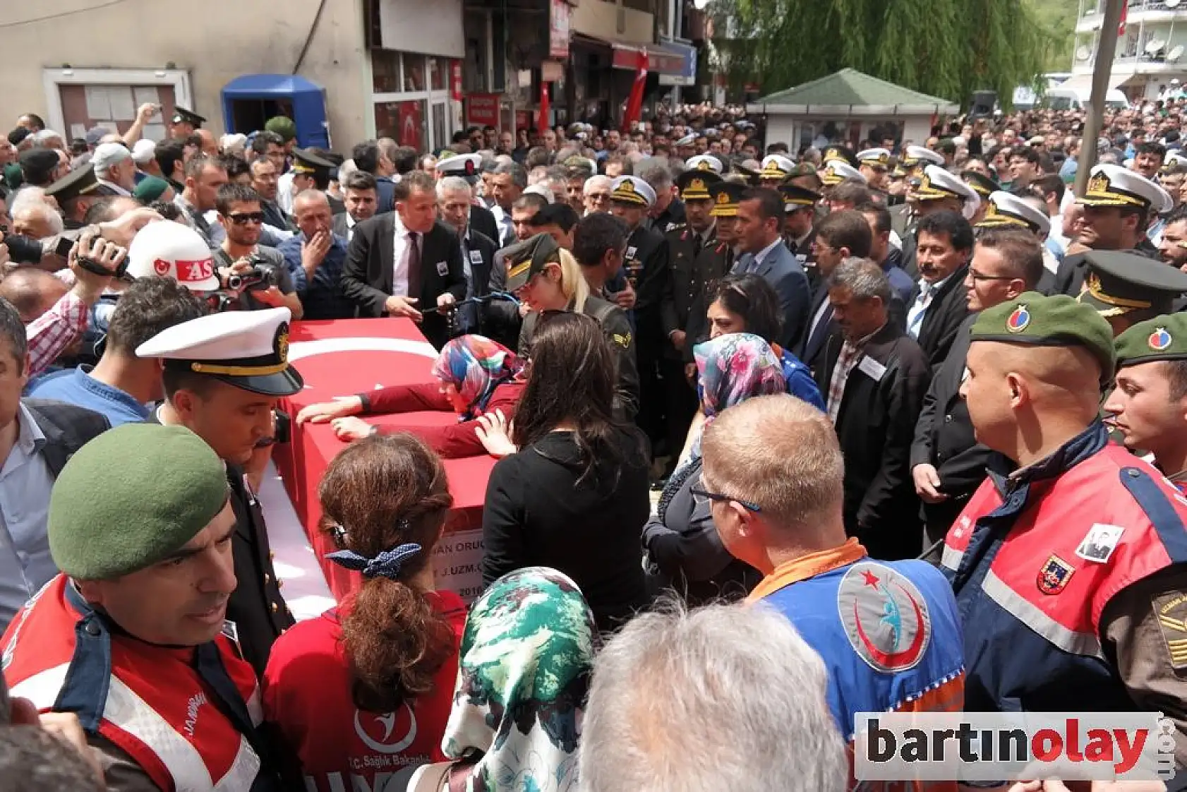 Bartın Şehidini Tekbir Sesleriyle Uğurladı