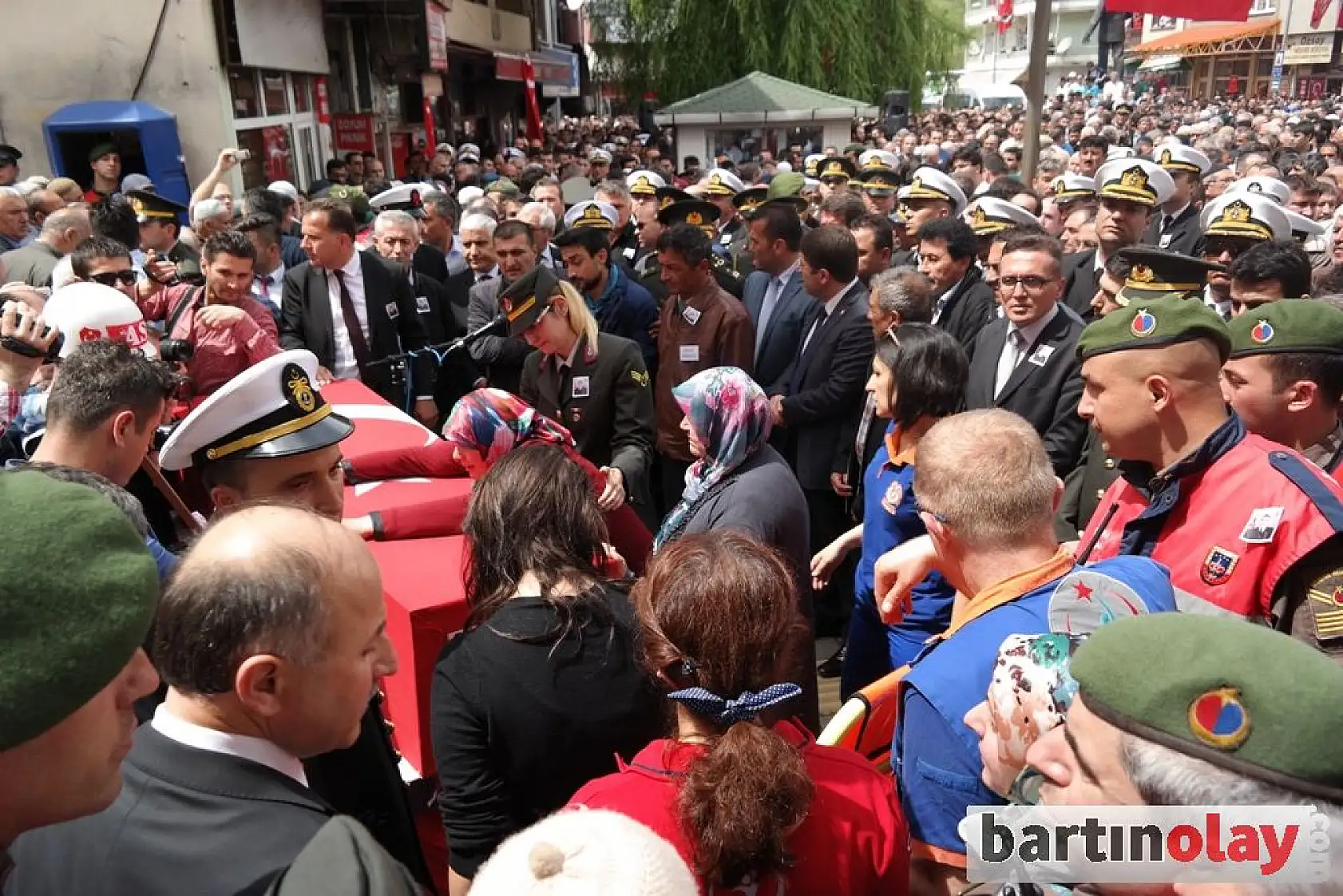 Bartın Şehidini Tekbir Sesleriyle Uğurladı