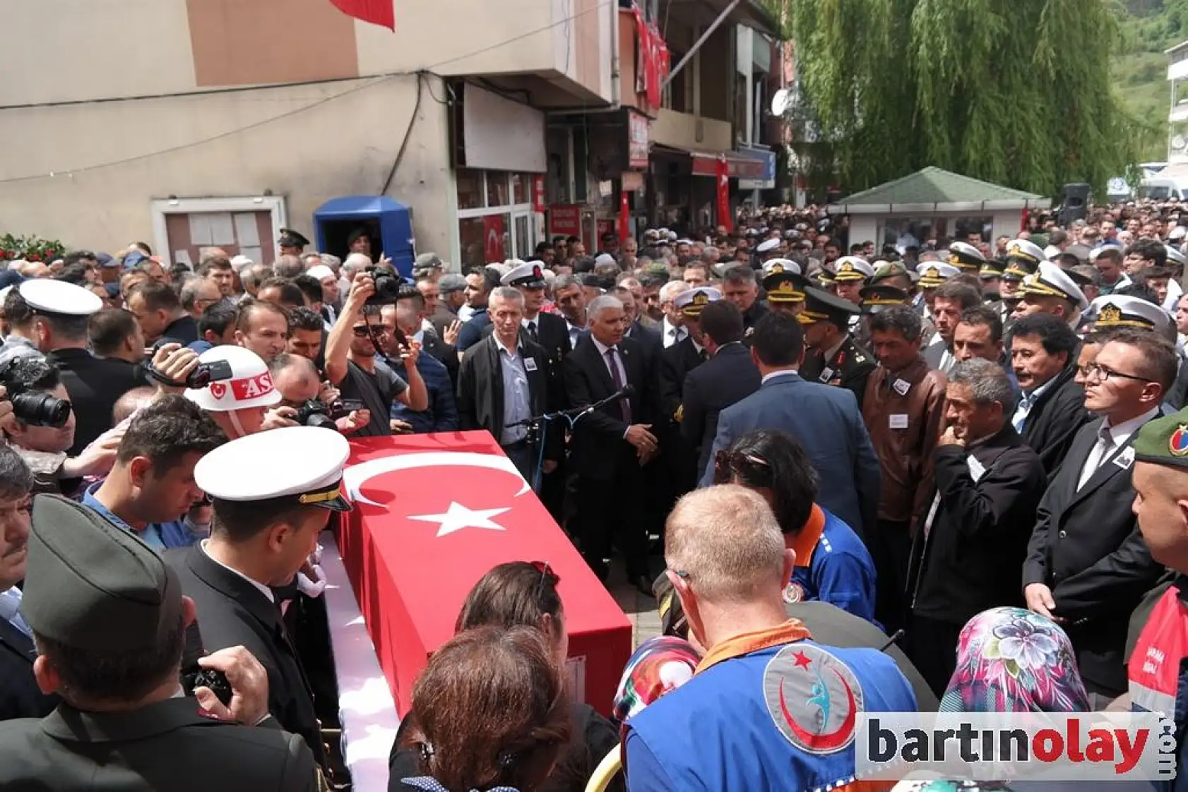 Bartın Şehidini Tekbir Sesleriyle Uğurladı