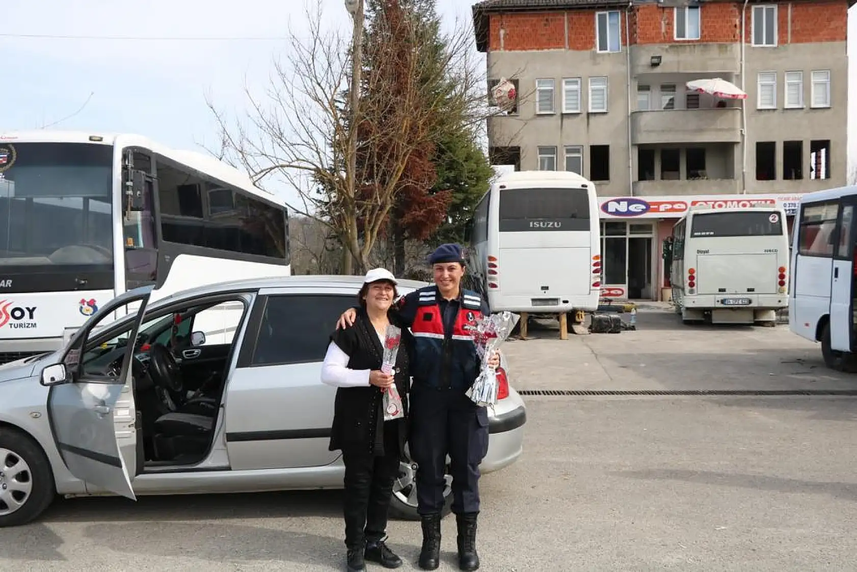 Jandarmanın meleklerinden kadınlara sürpriz