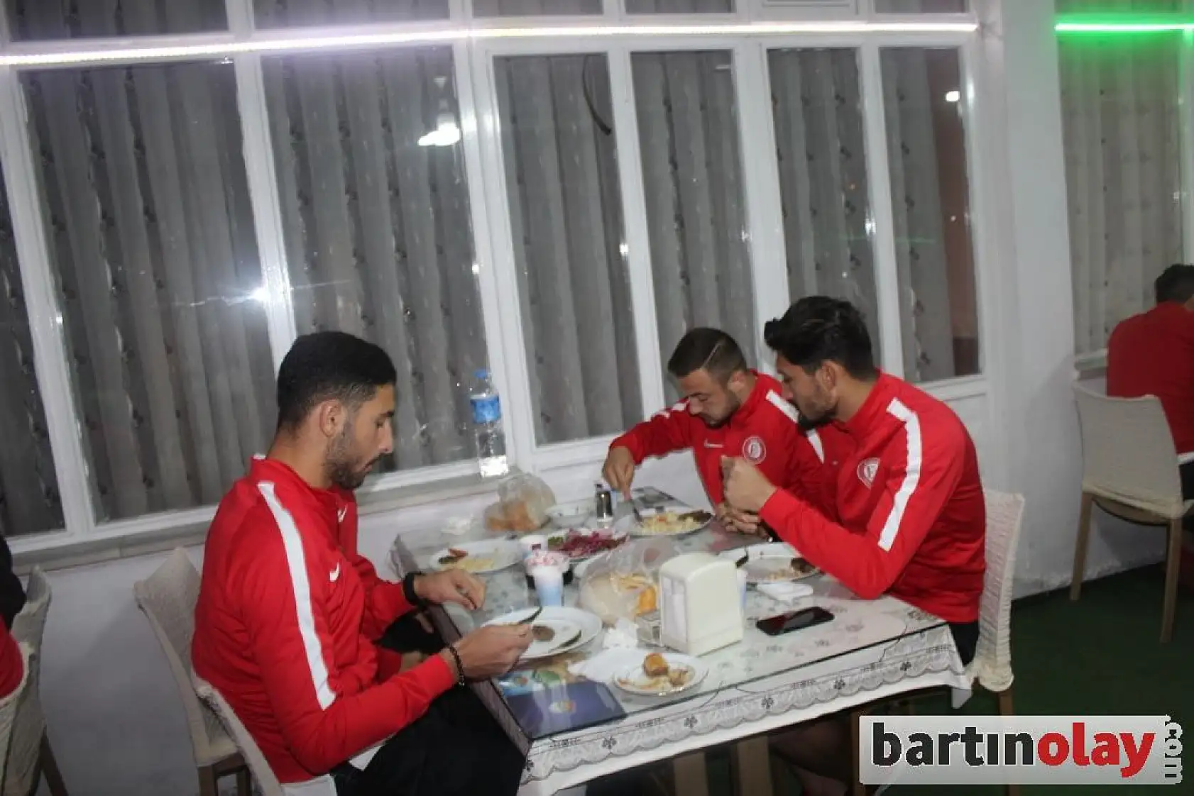 Köfteci Kazım'dan Bartınspor'a moral yemeği
