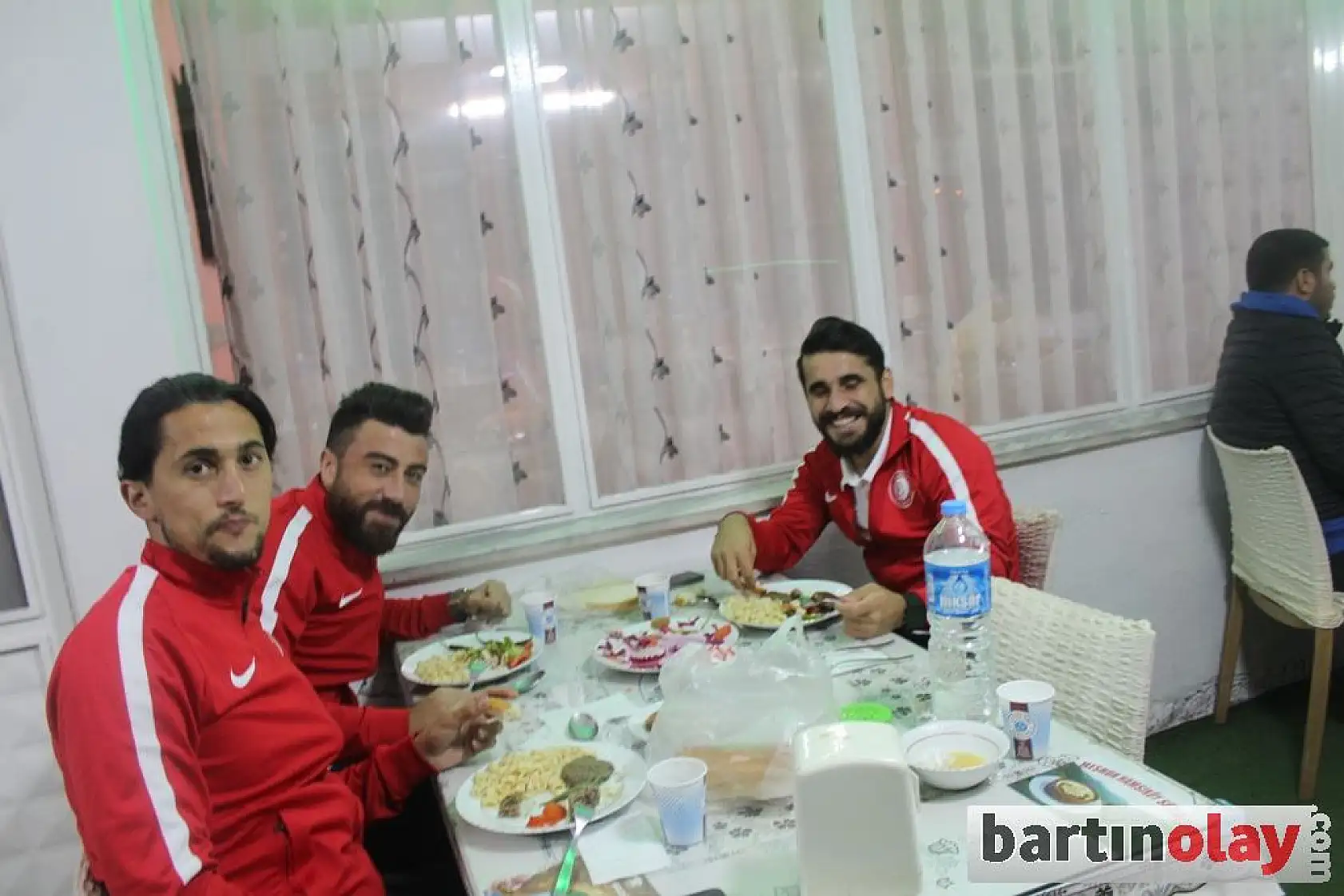 Köfteci Kazım'dan Bartınspor'a moral yemeği
