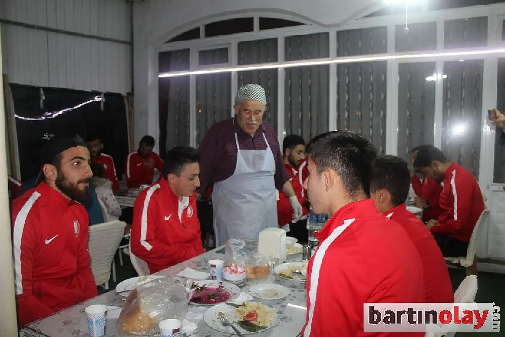 Köfteci Kazım'dan Bartınspor'a moral yemeği