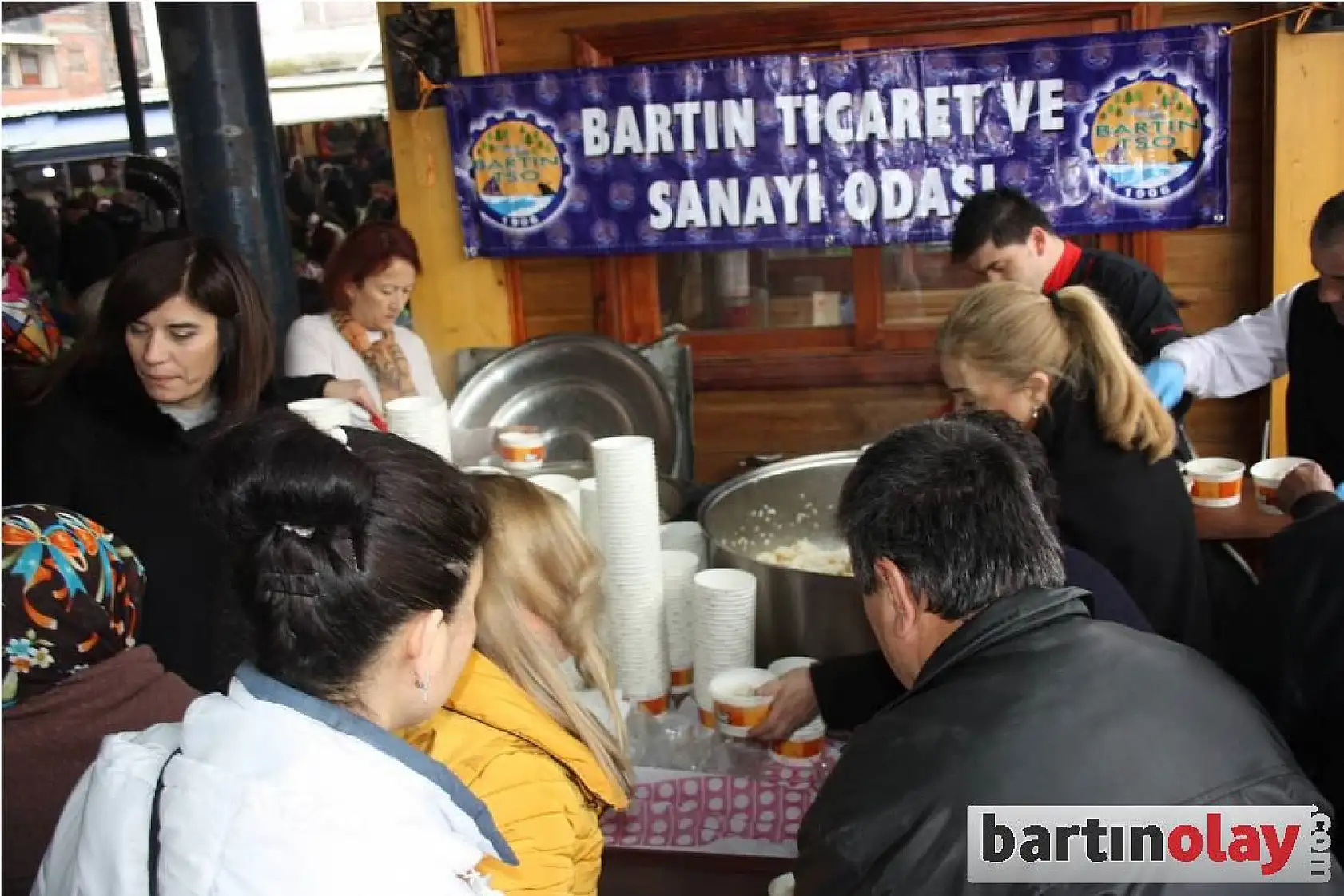 TSO'dan emekçi kadınlara pilav ikramı