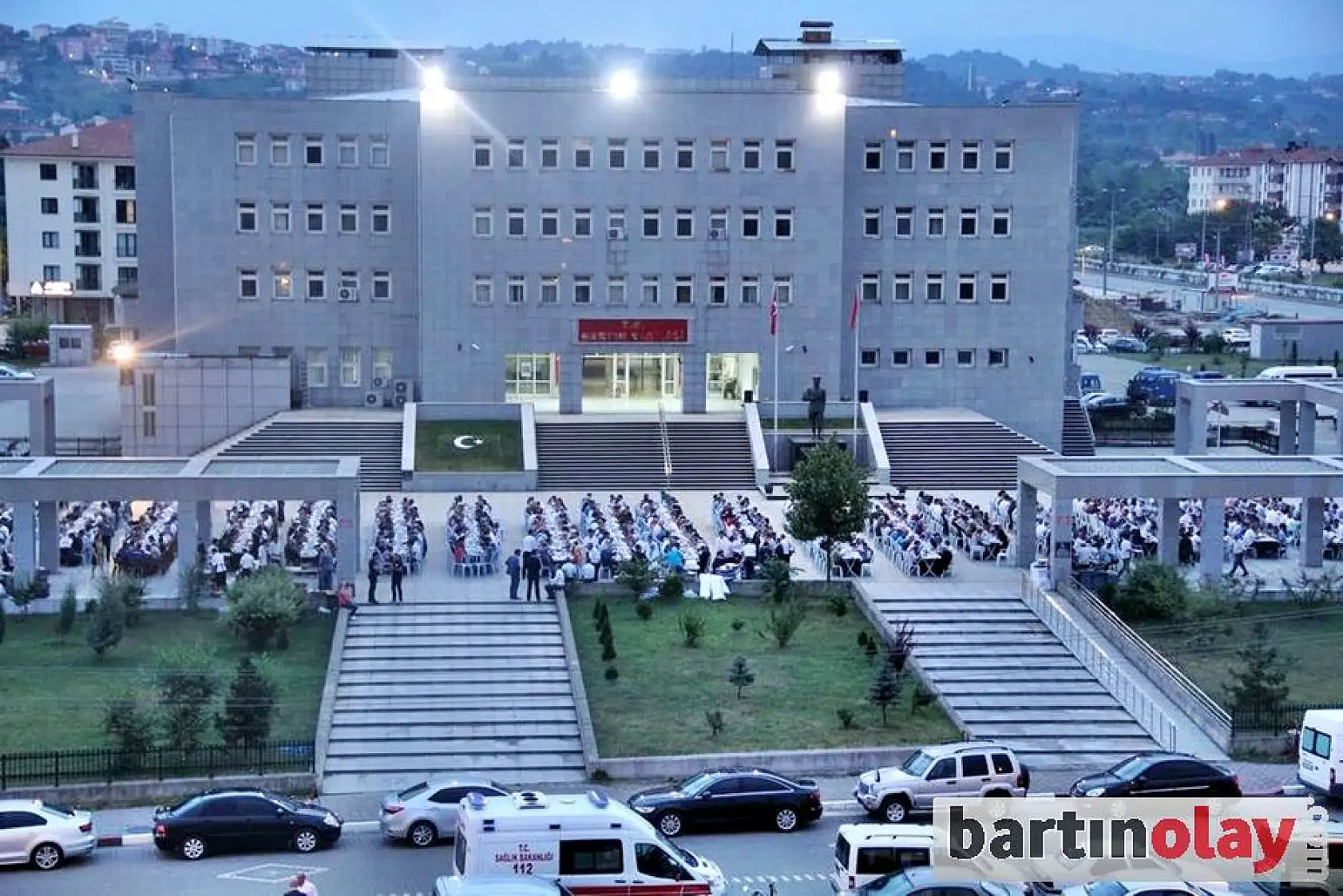 Valilik Bahçesinde İlk İftar 