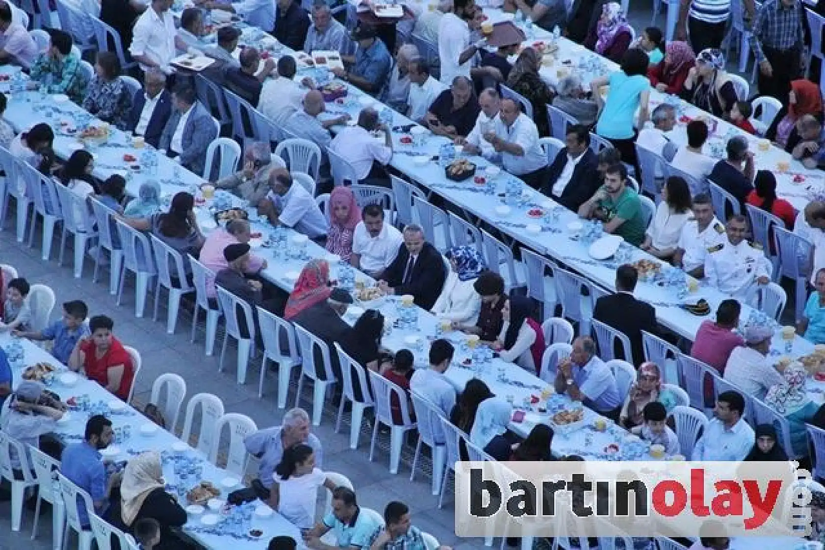 Valilik Bahçesinde İlk İftar 