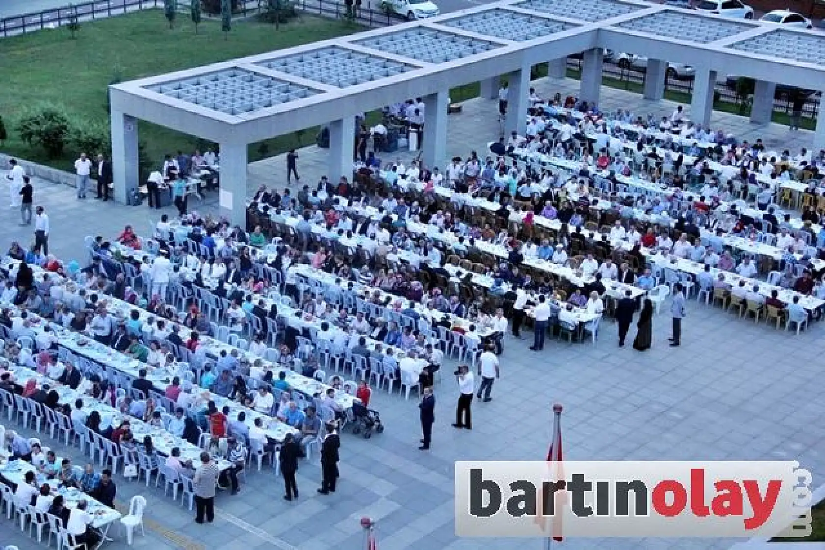 Valilik Bahçesinde İlk İftar 