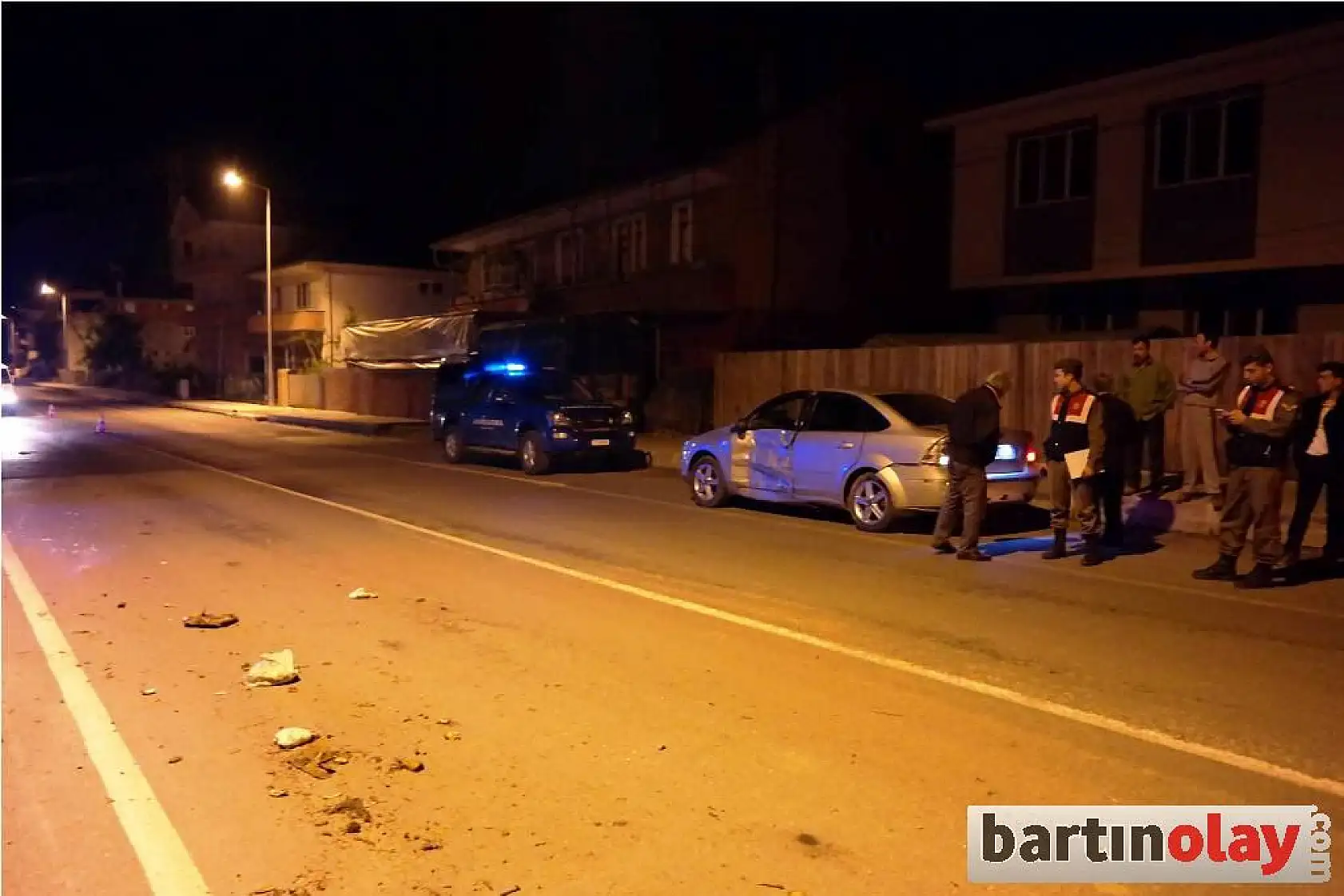 Virajı alamadı, beton duvara çarptı