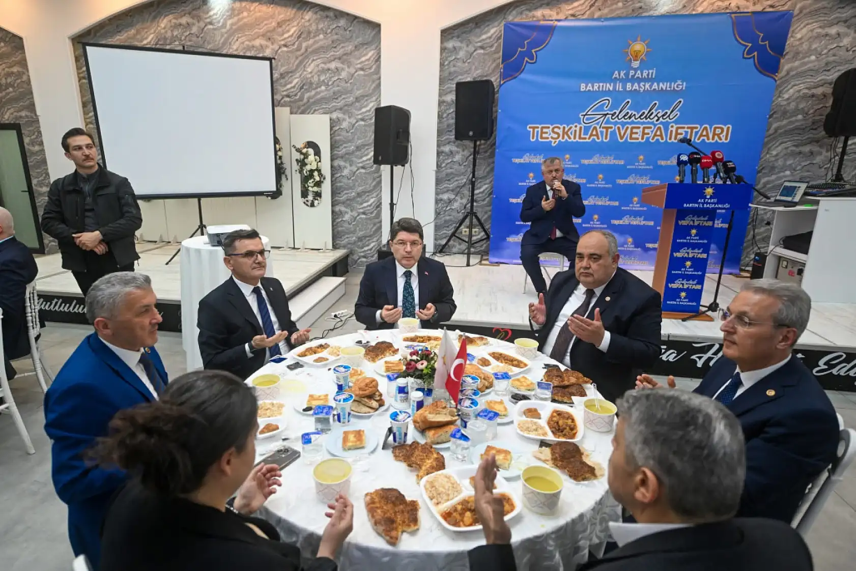 Bakan Tunç'tan Muhalefete sert tepki