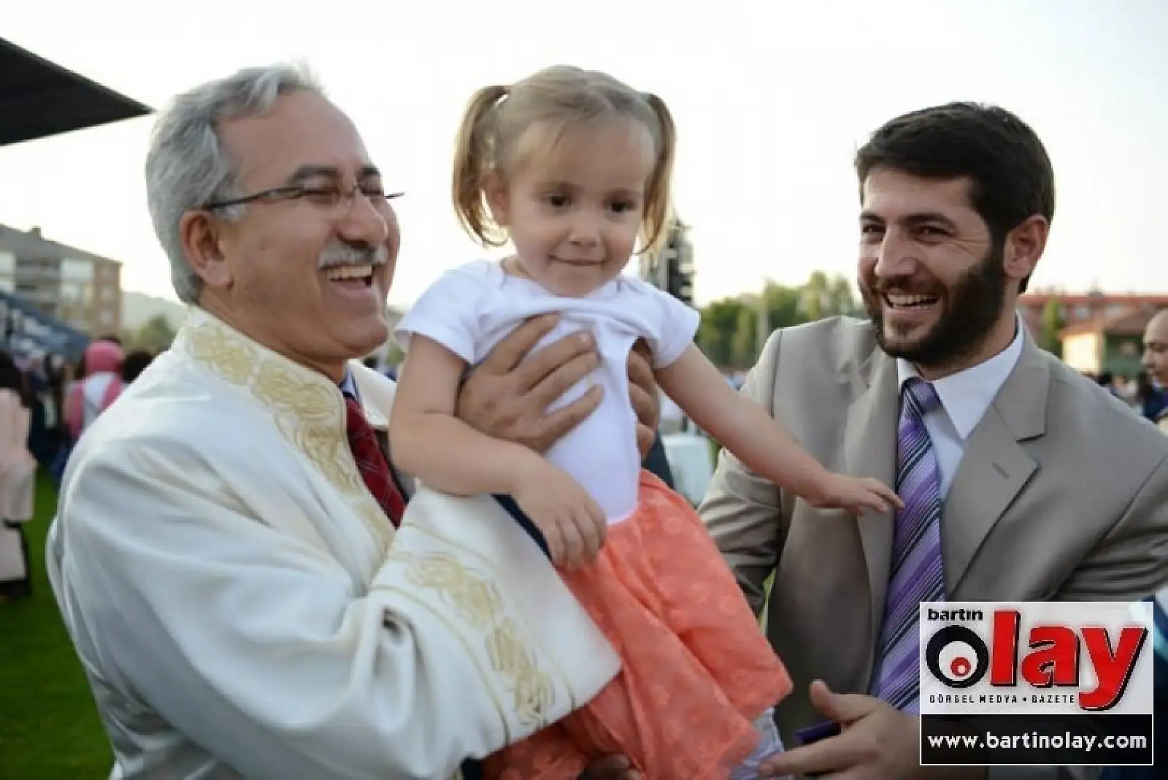 BÜ'DE MEZUNİYET HEYECANI