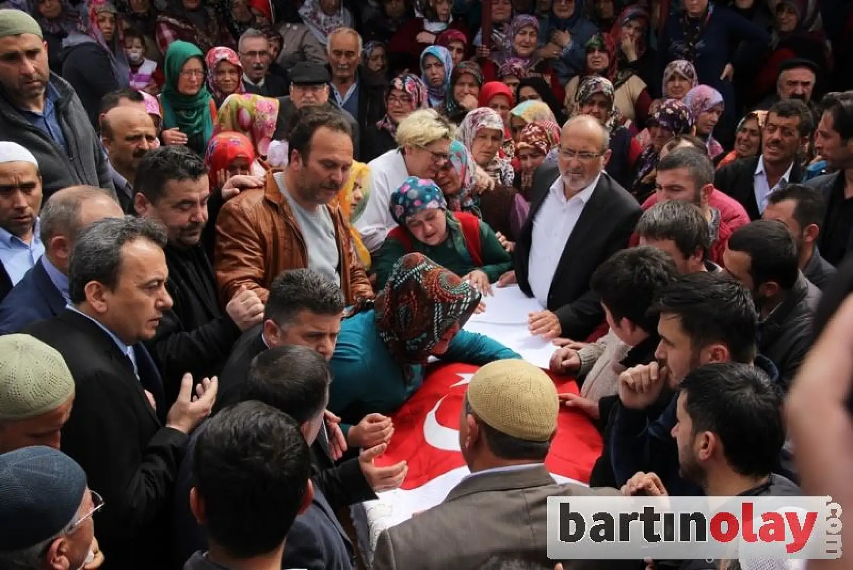 Madencinin cenazesinde feryatlar yürekleri dağladı  