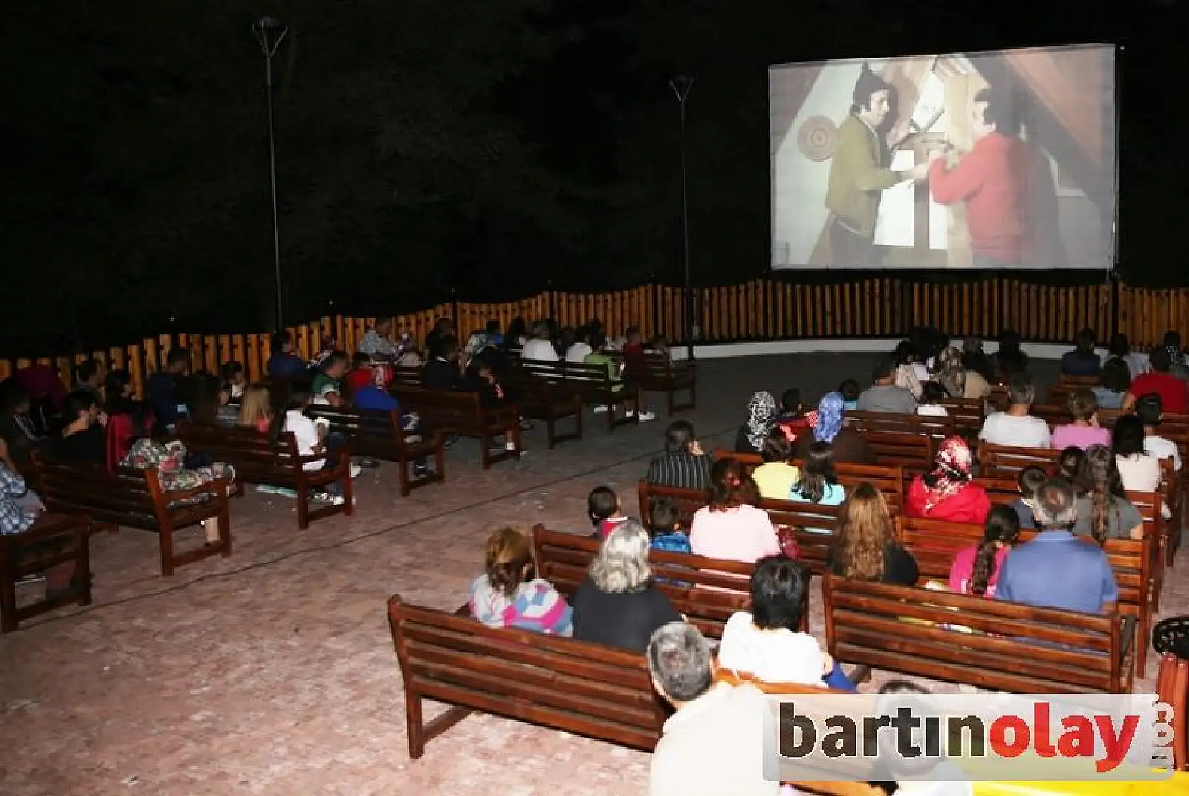 Gazhane Parkı Ziyaretçi Akınına Uğruyor