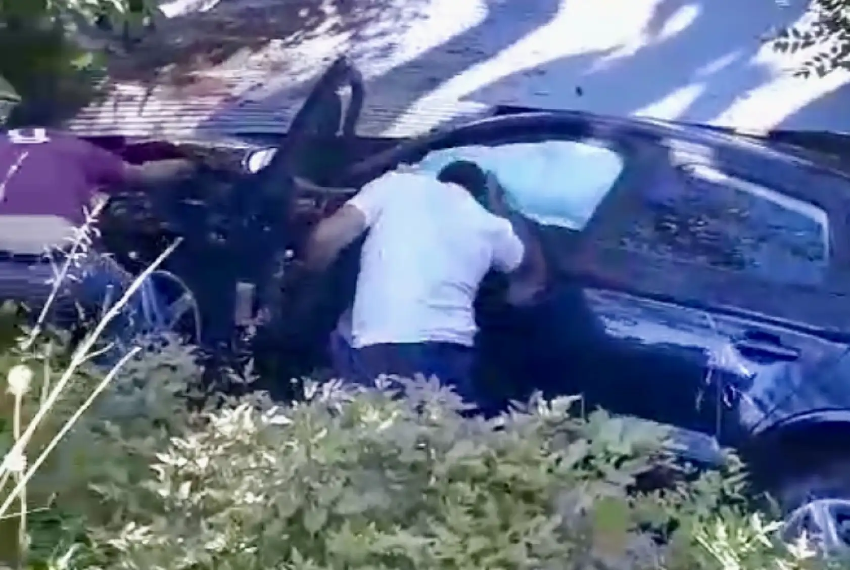 Çarpışan araçlardan biri Şarampole uçtu