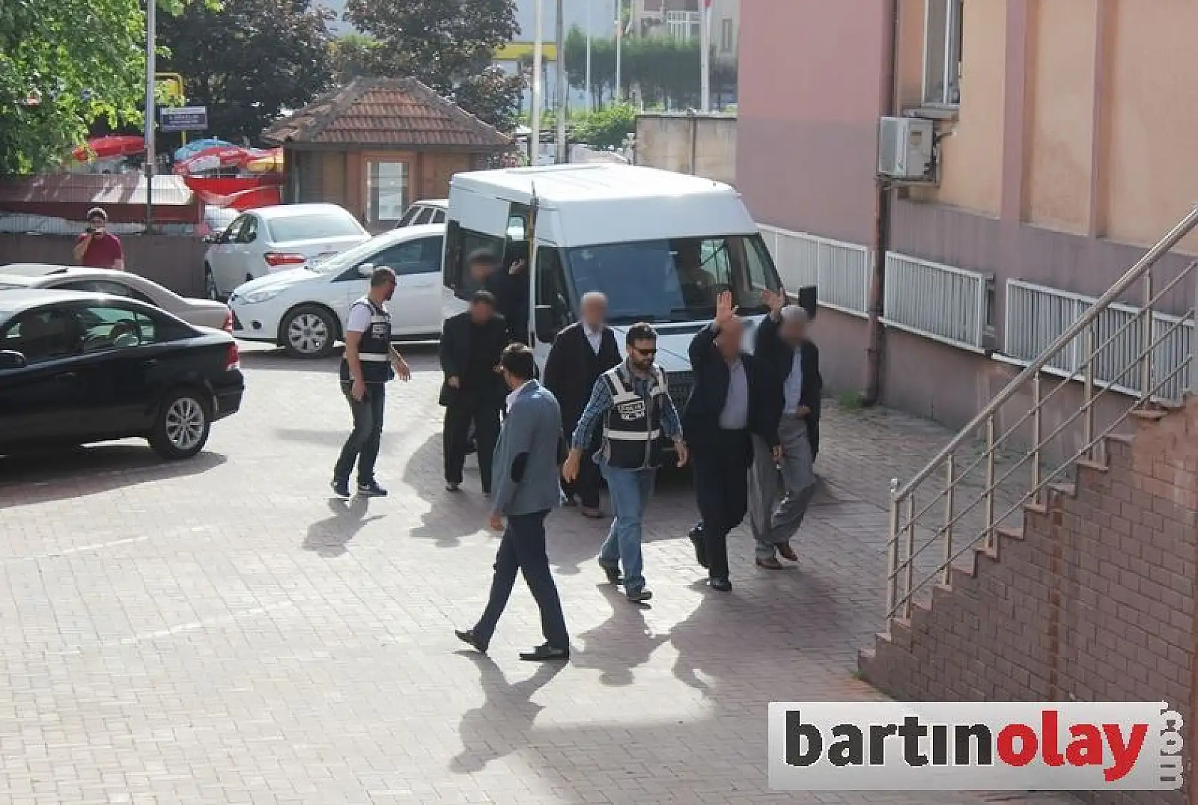 Bartın'da Gözltındaki 26 kişi adliyeye sevk edildi