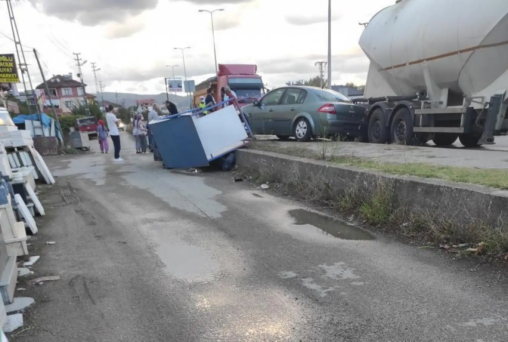 Terminal yolunda iki şerit karıştı