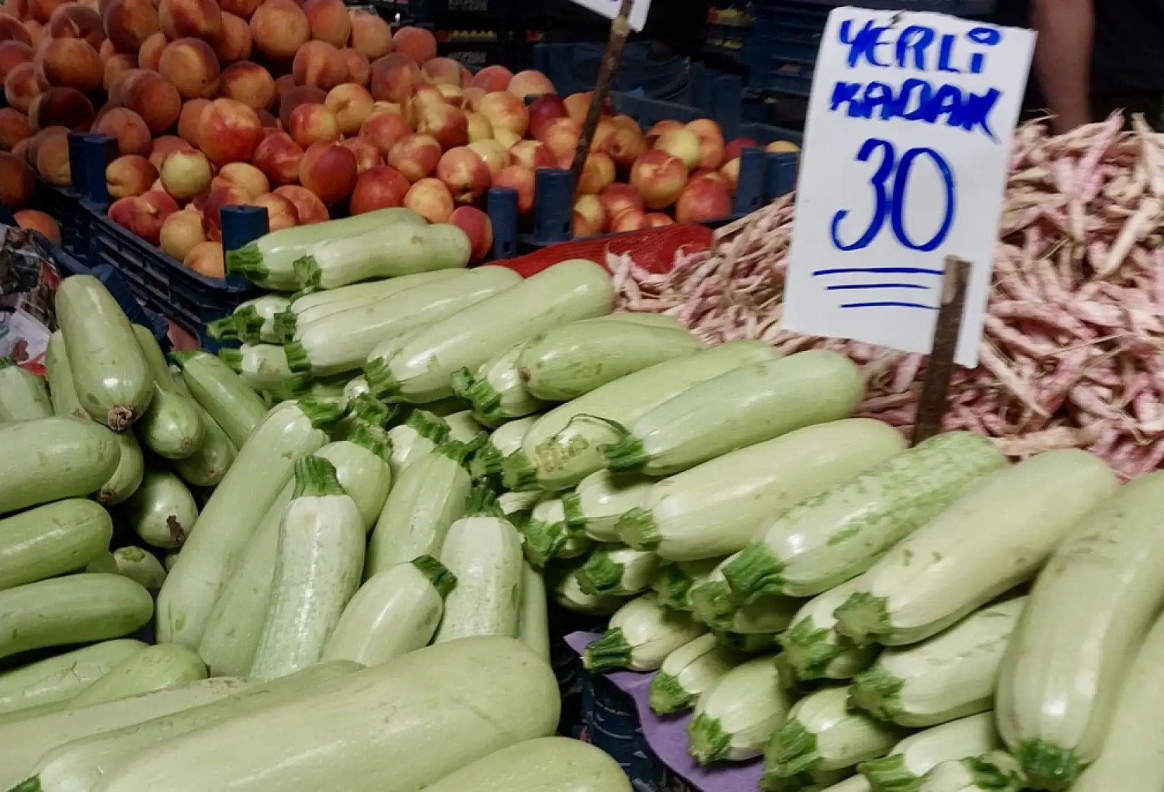 Enflasyon düşüyor, fiyatlar çıkıyor