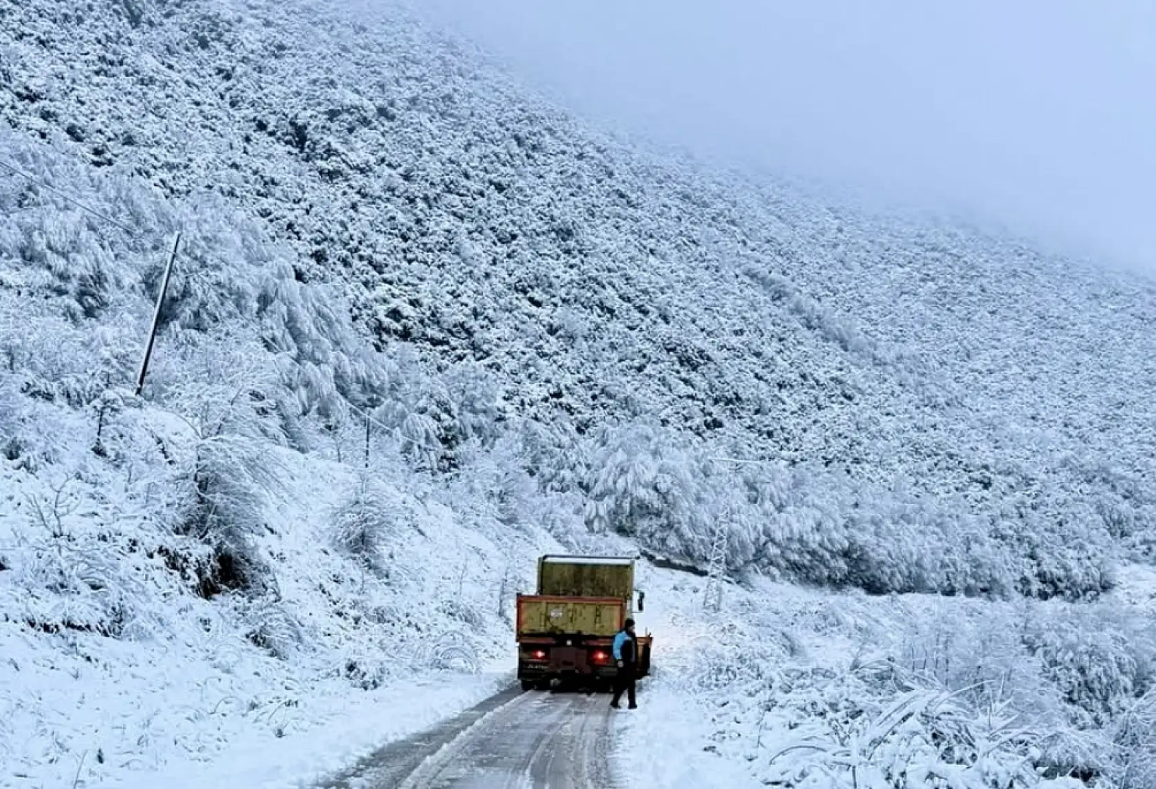 Özel İdareden yoğun kar mesaisi