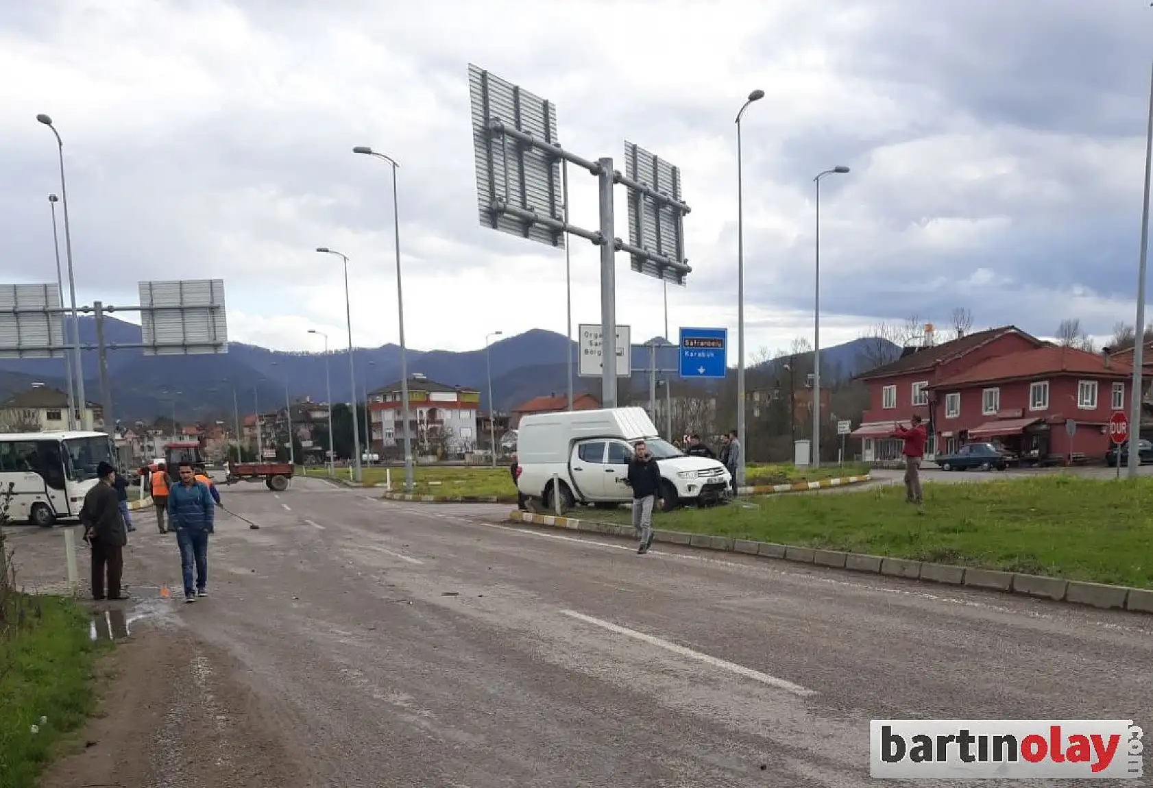 Organize kavşağında kaza