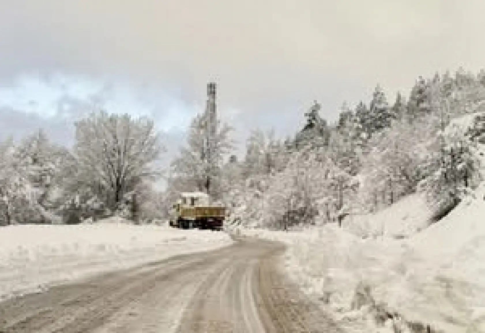 Özel İdareden yoğun kar mesaisi