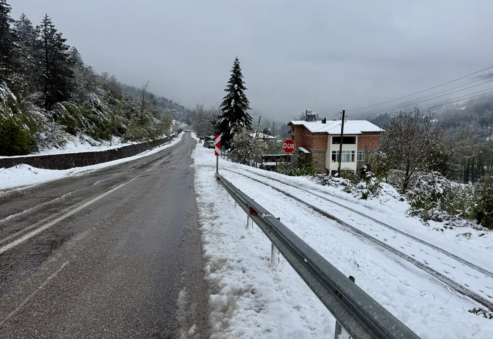 28 köy yolu ulaşıma kapandı
