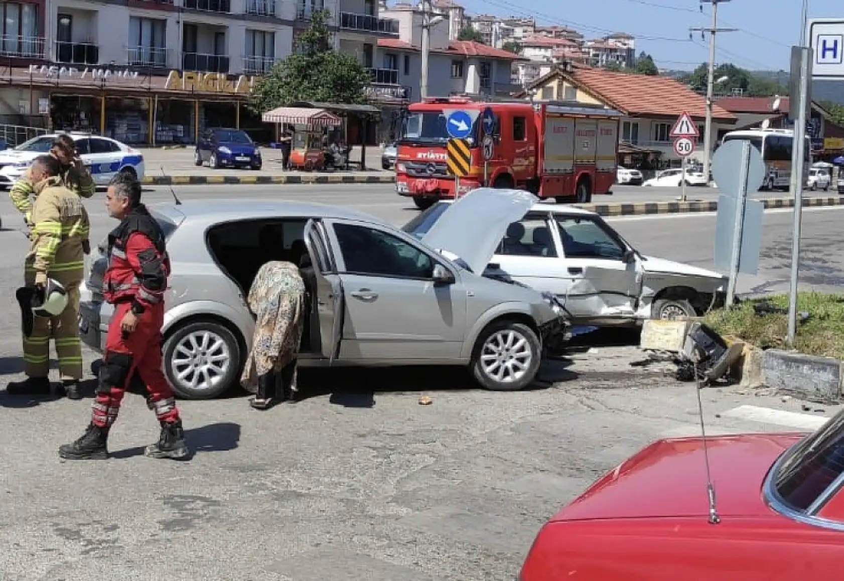 Hastane kavşağında kaza