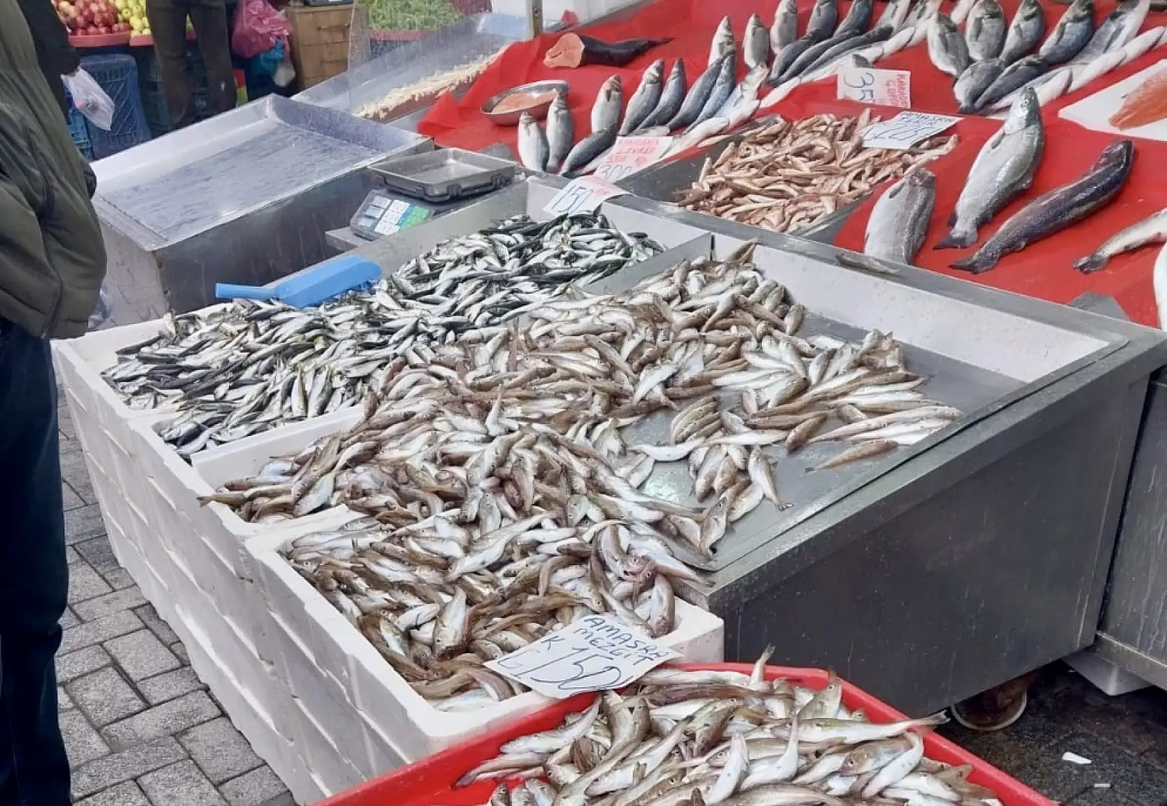 Tezgahlarda dilimli karpuz sürprizi