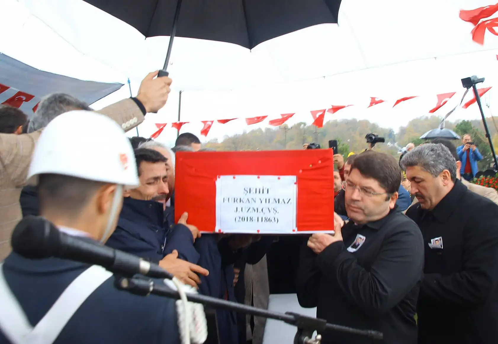 Şehit Furkan Yılmaz son yolculuğuna uğurlandı