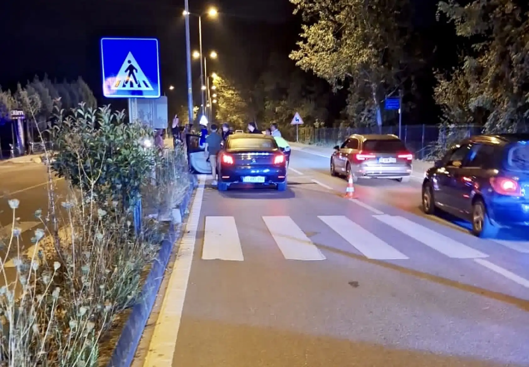 Otomobil yayaya çarptı