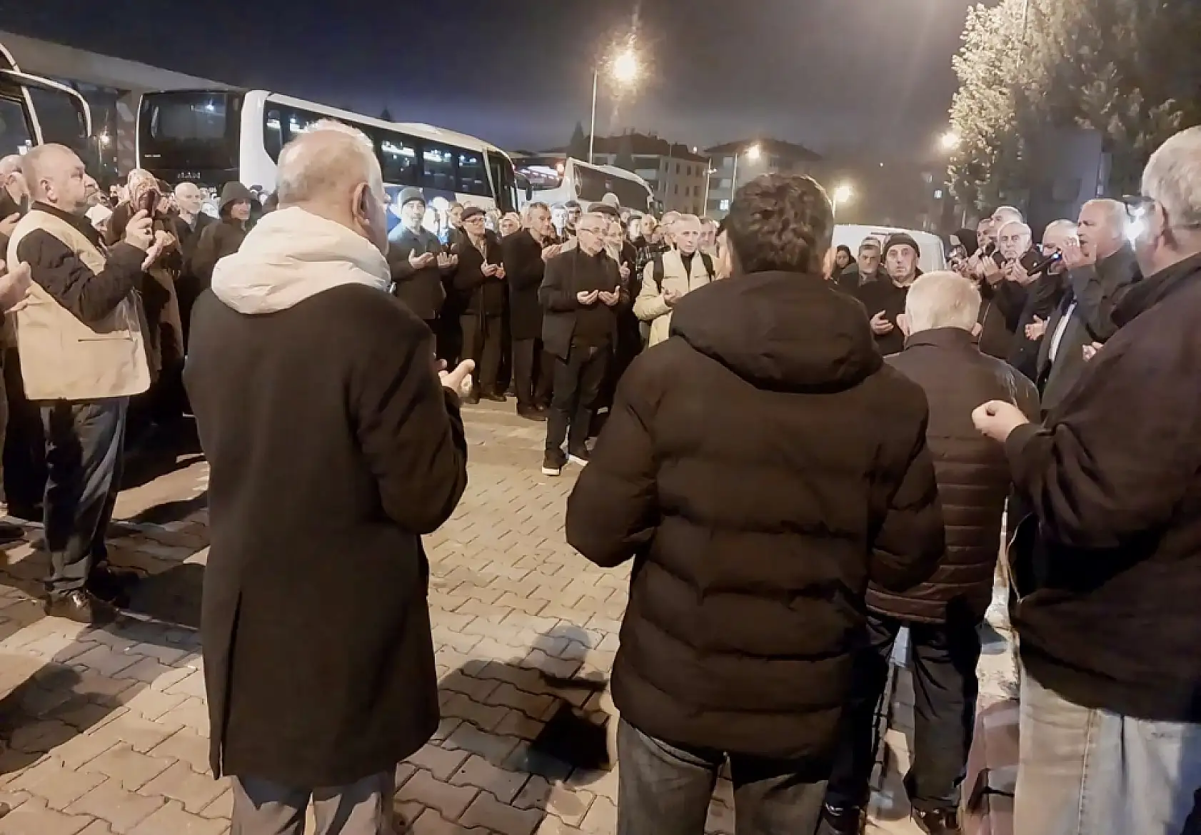 Dualarla uğurlandılar