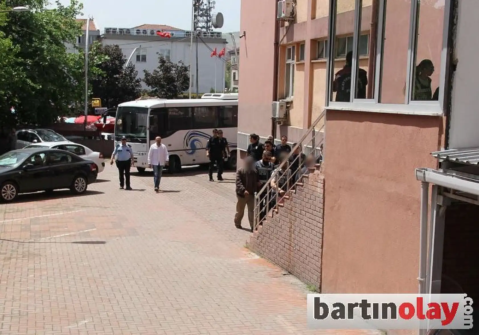 Bartın'da Gözltındaki 26 kişi adliyeye sevk edildi