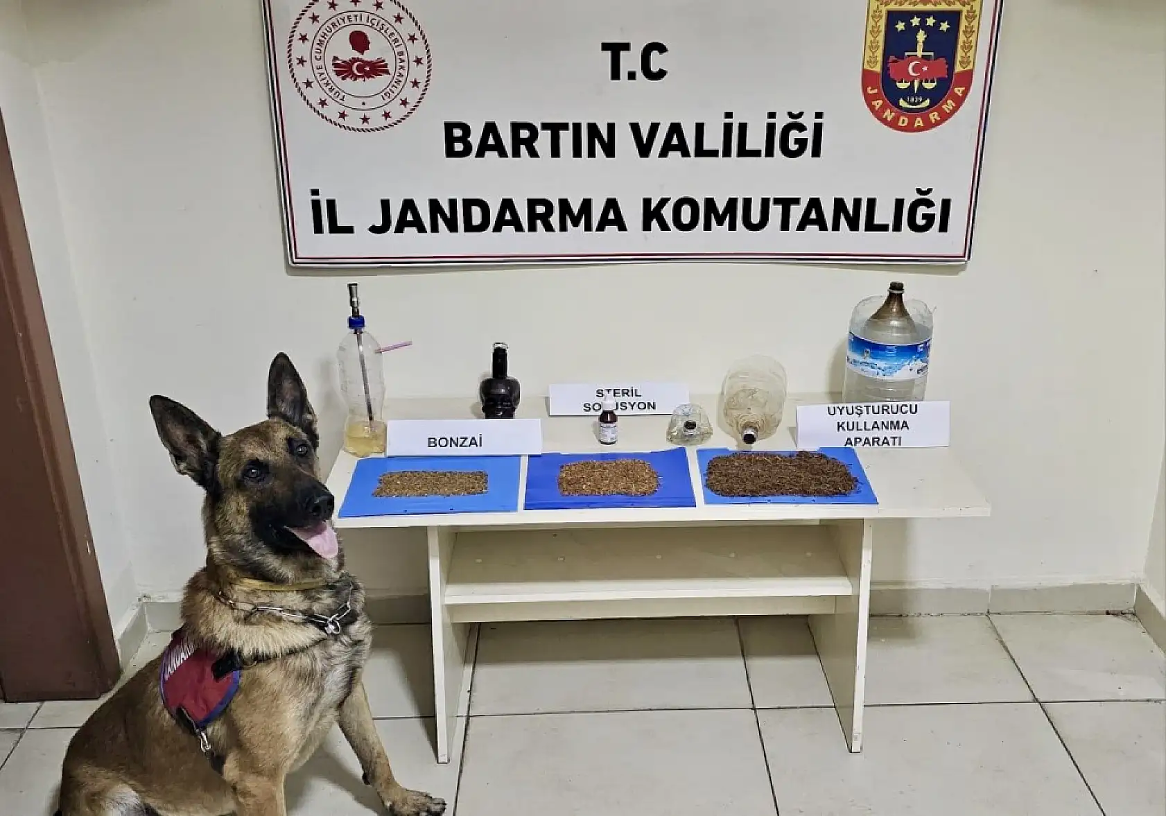 Jandarmadan zehir tacirlerine darbe