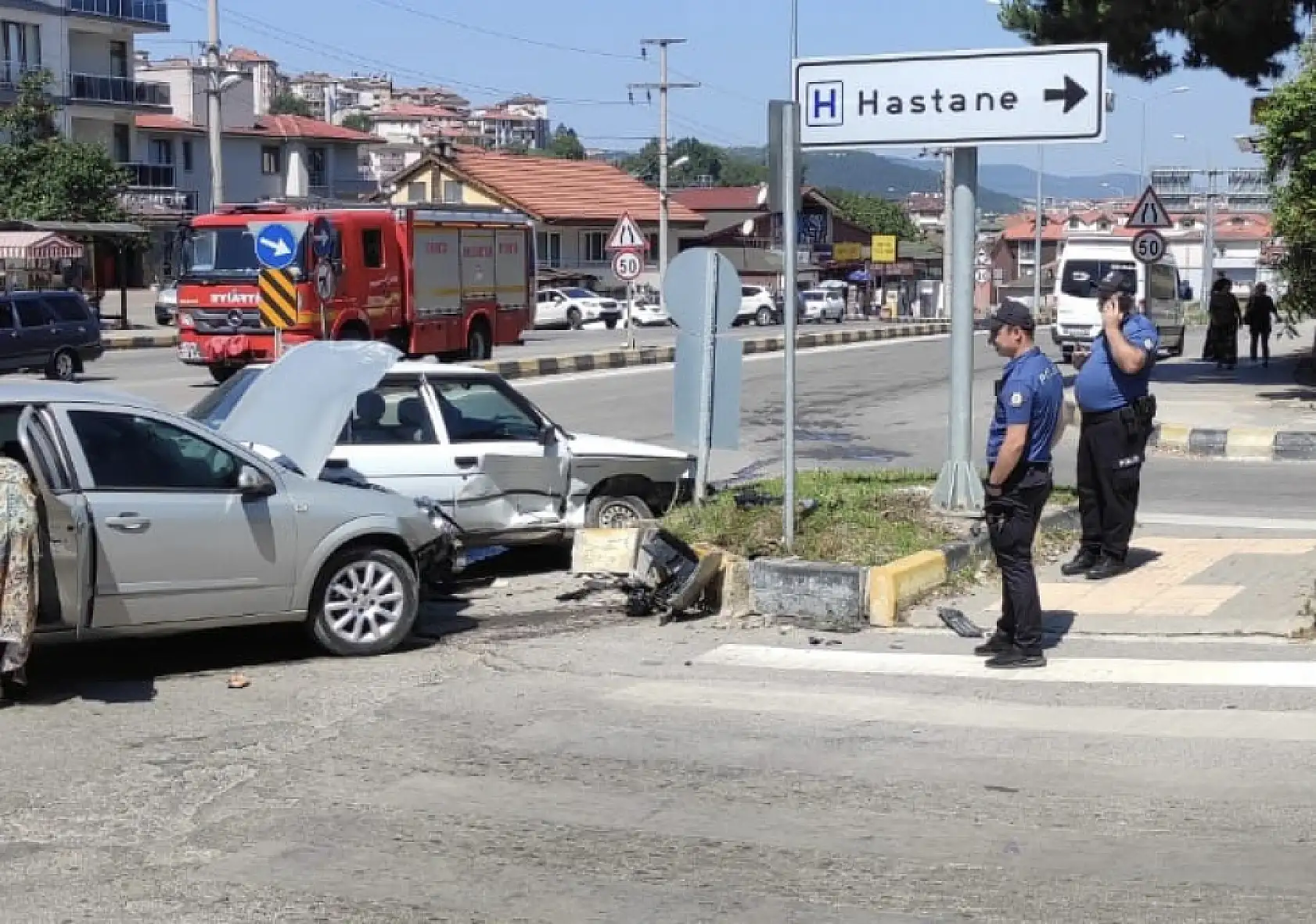 Hastane kavşağında kaza