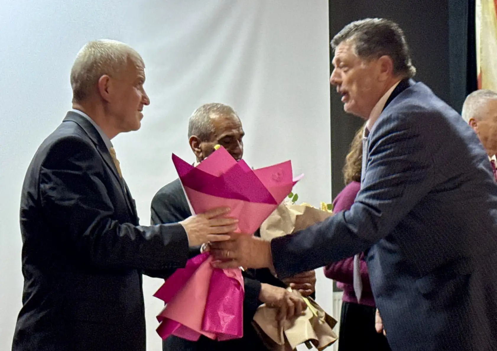 Yazı yazma helaya başın girer belaya