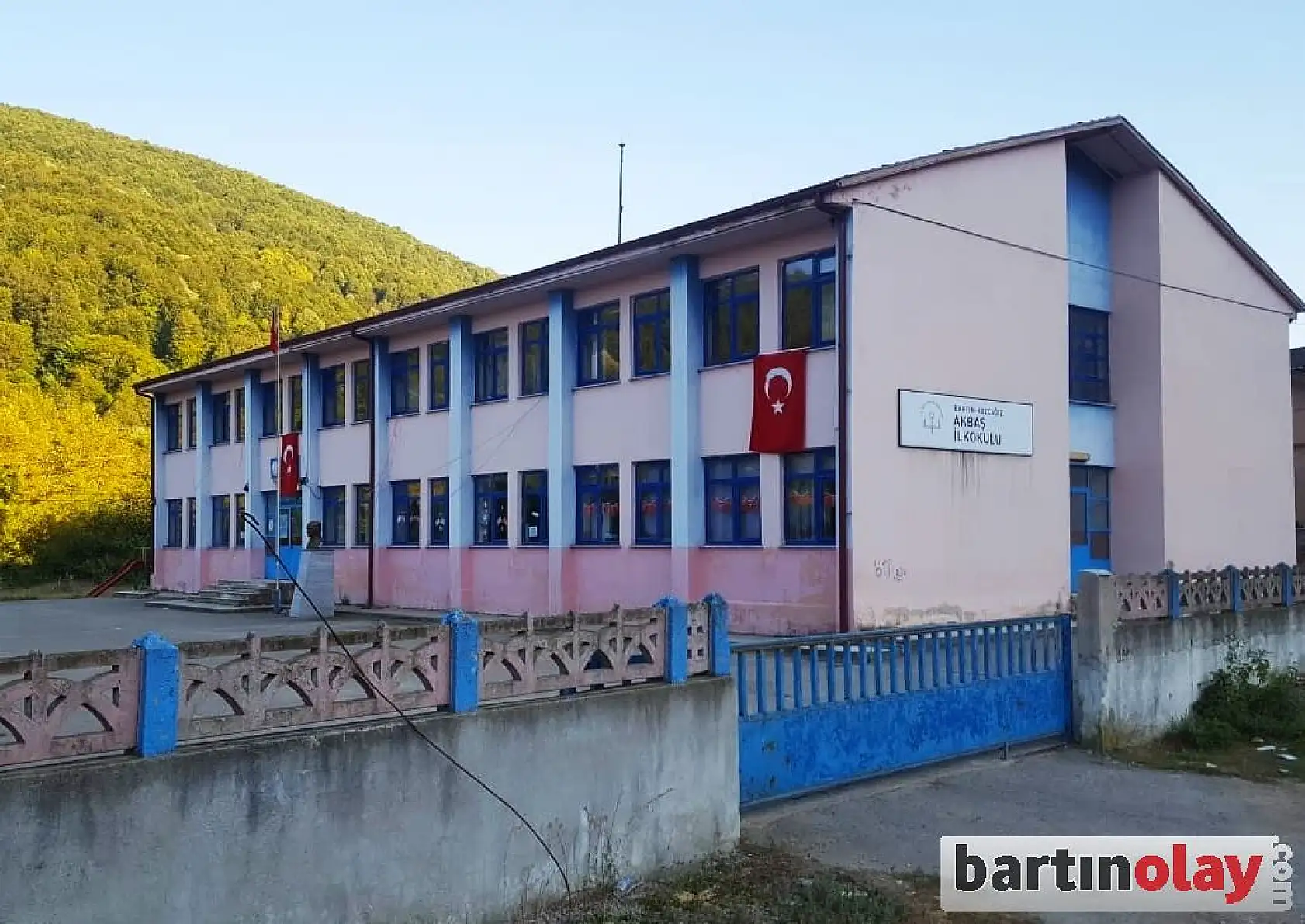 Hırsız kanepenin içinde yakalandı