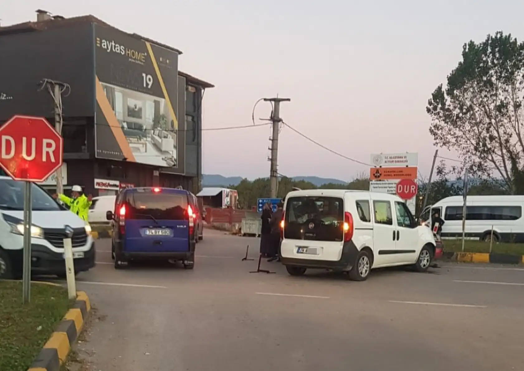 Bu kavşakta kazalar devam ediyor