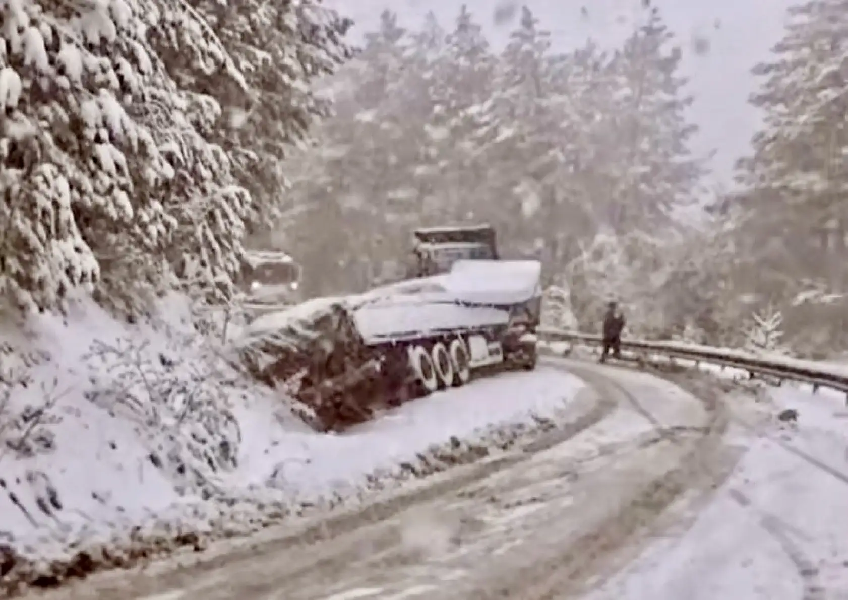 Bartın-Karabük yolunda yoğun kar
