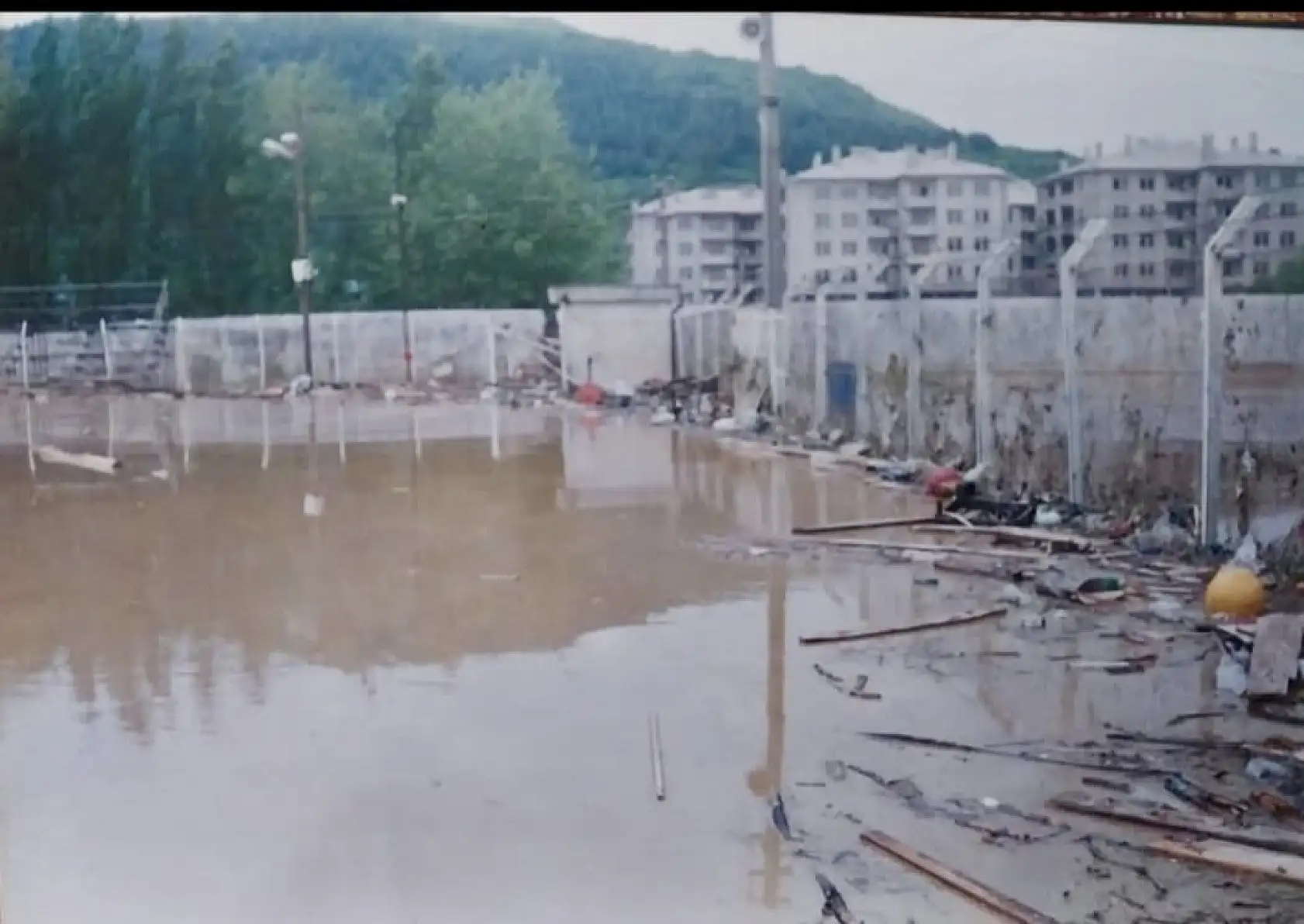 Felaketin üzerinden tam 27 yıl geçti