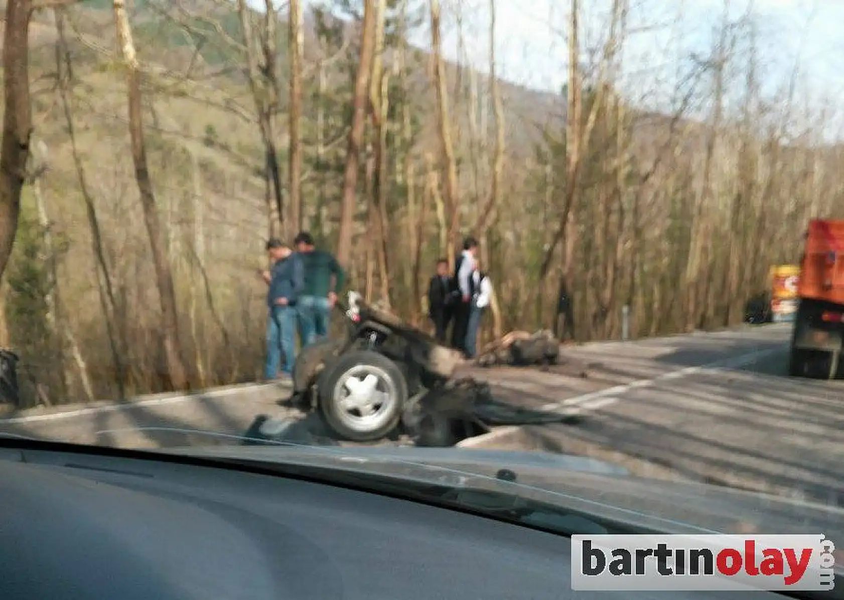 Otomobil parçalara ayrıldı