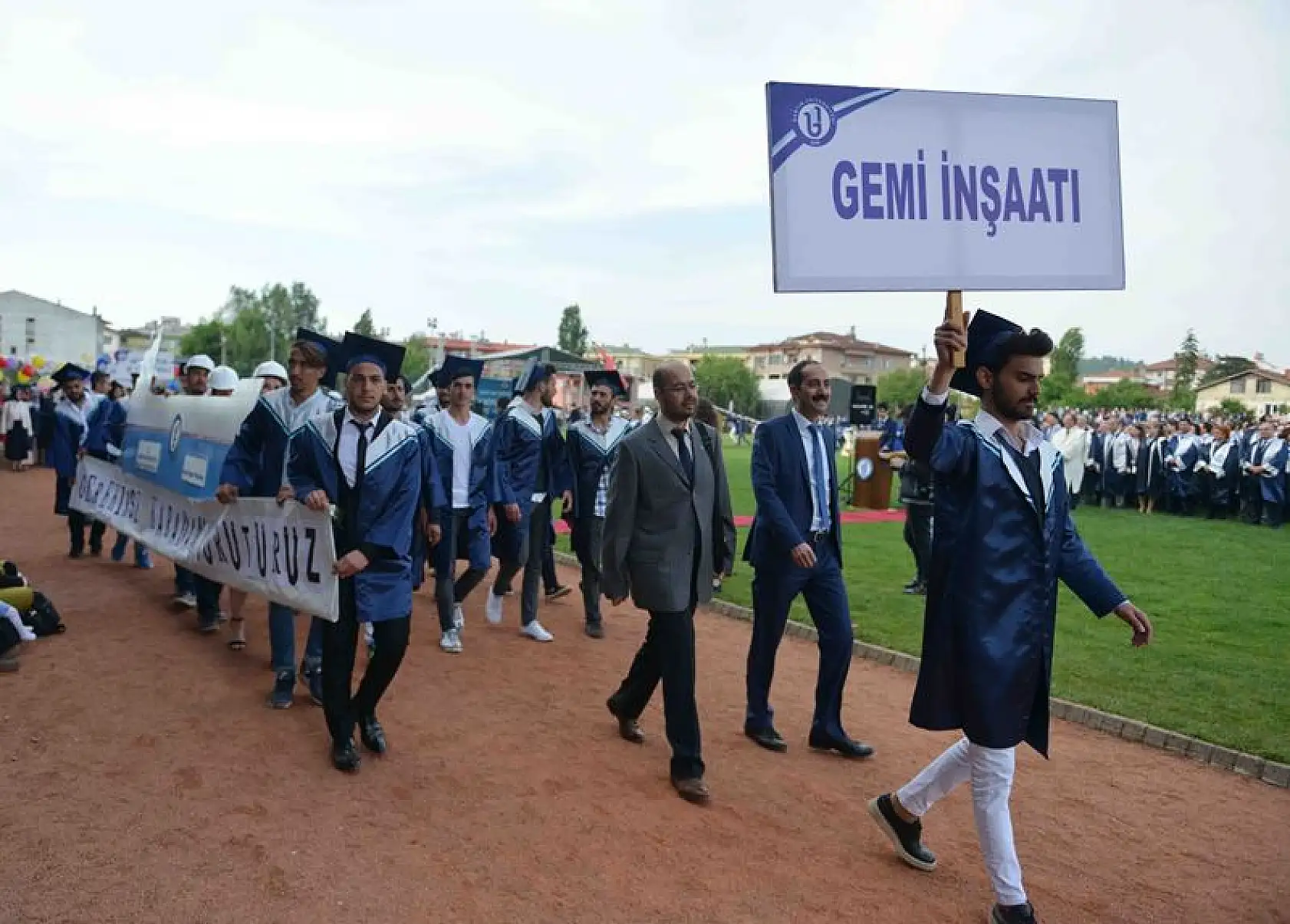 Bartın Üniversitesinde 9.mezuniyet coşkusu