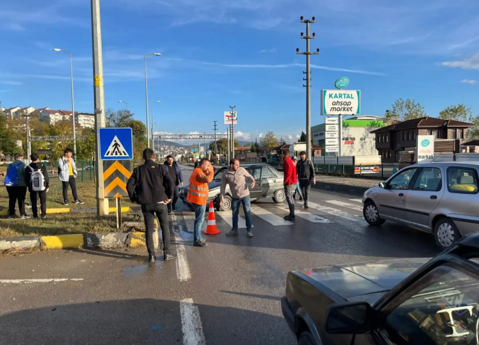 Polisevi kavşağında kaza