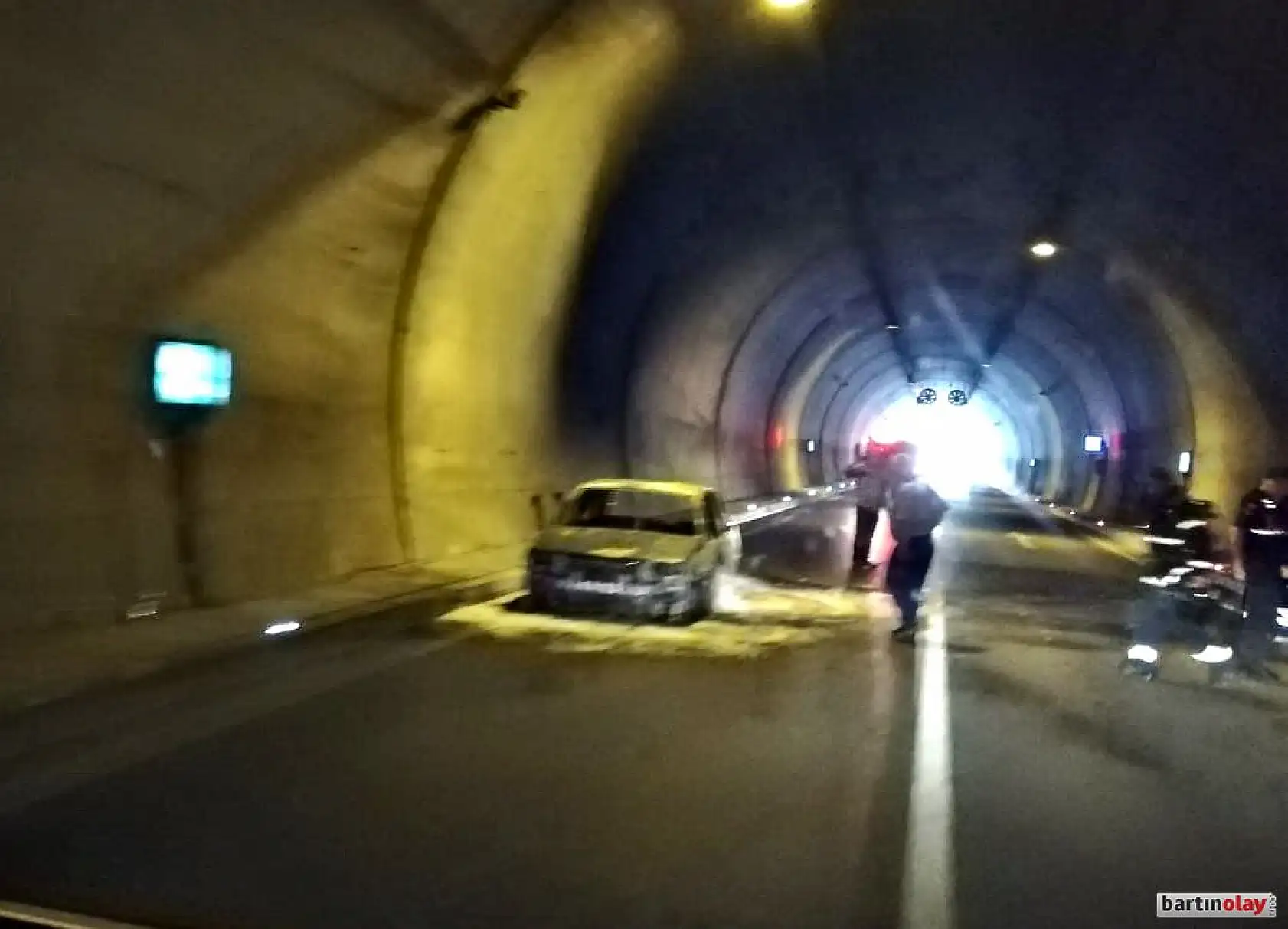 Amasra tünelinde araç yangını